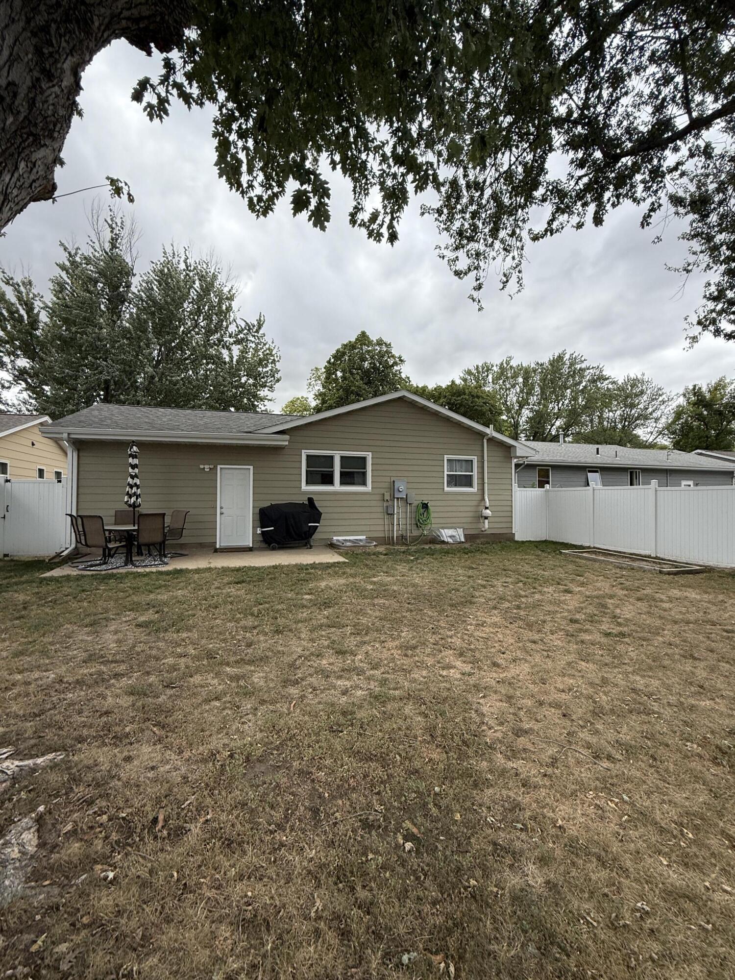 1516 E 4th Ave