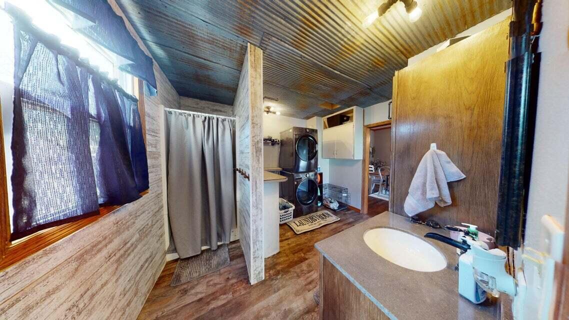 808 E 5th Ave