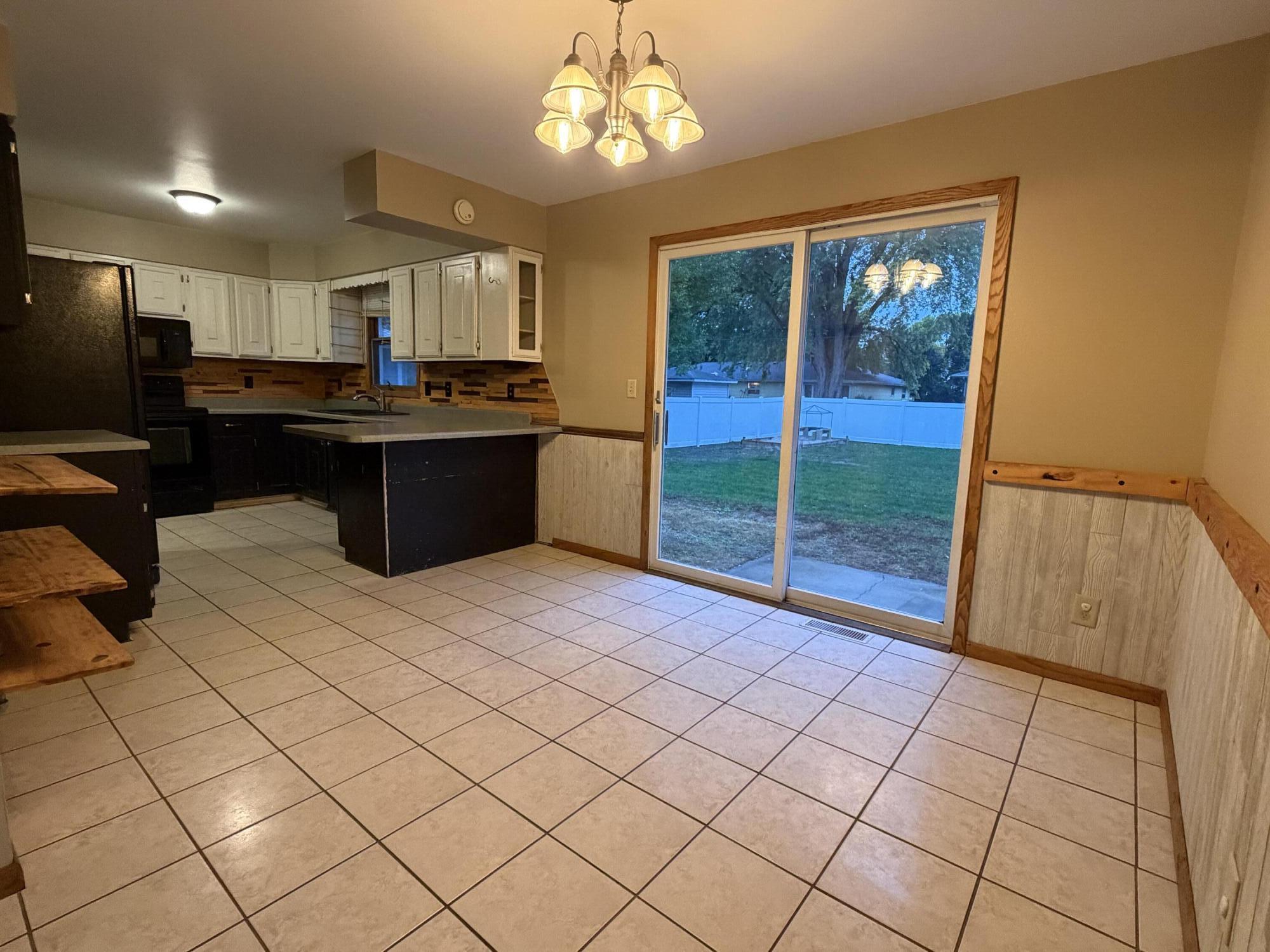 1325 Palmer Place