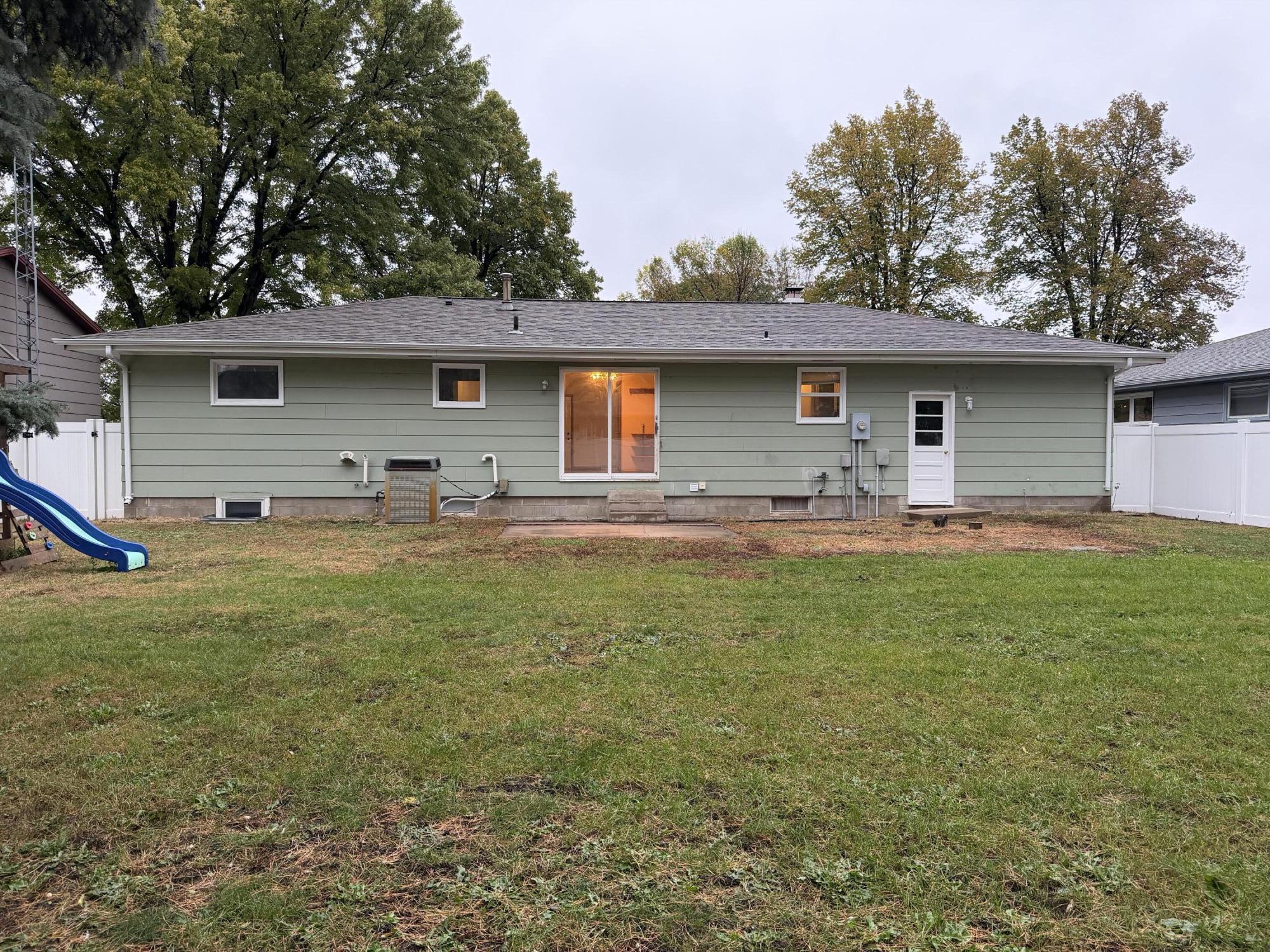1325 Palmer Place