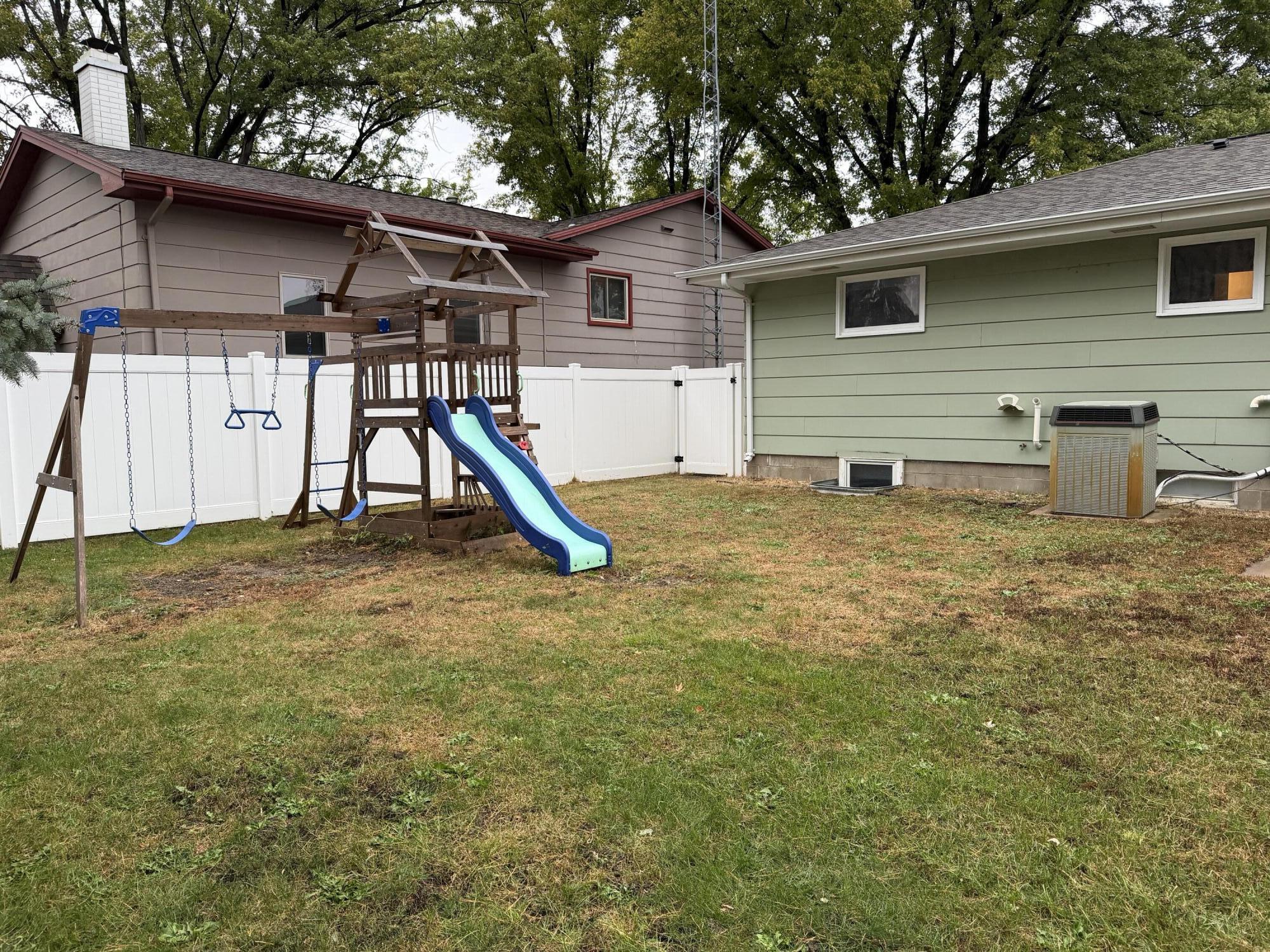 1325 Palmer Place