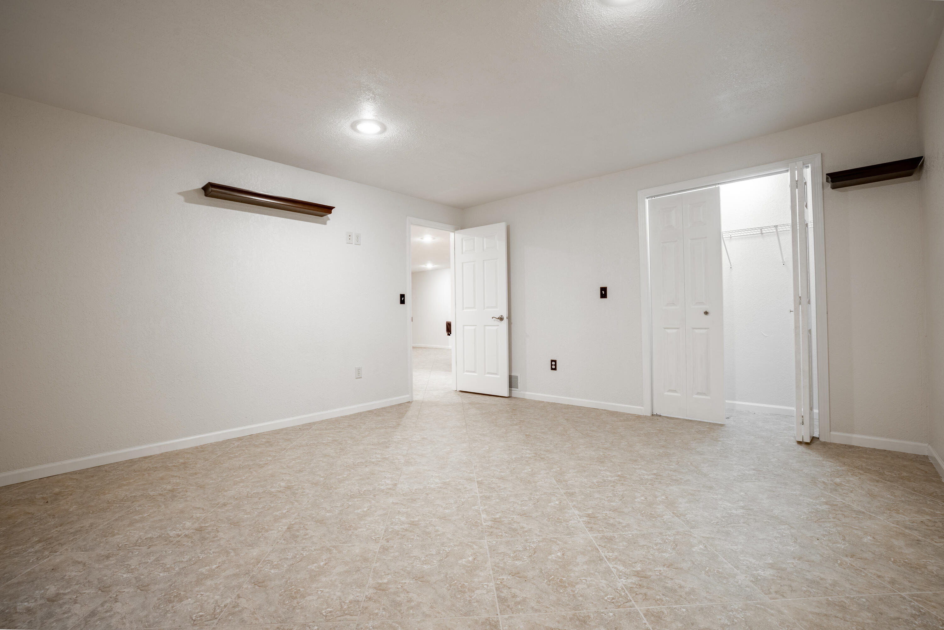 901 Estates Dr