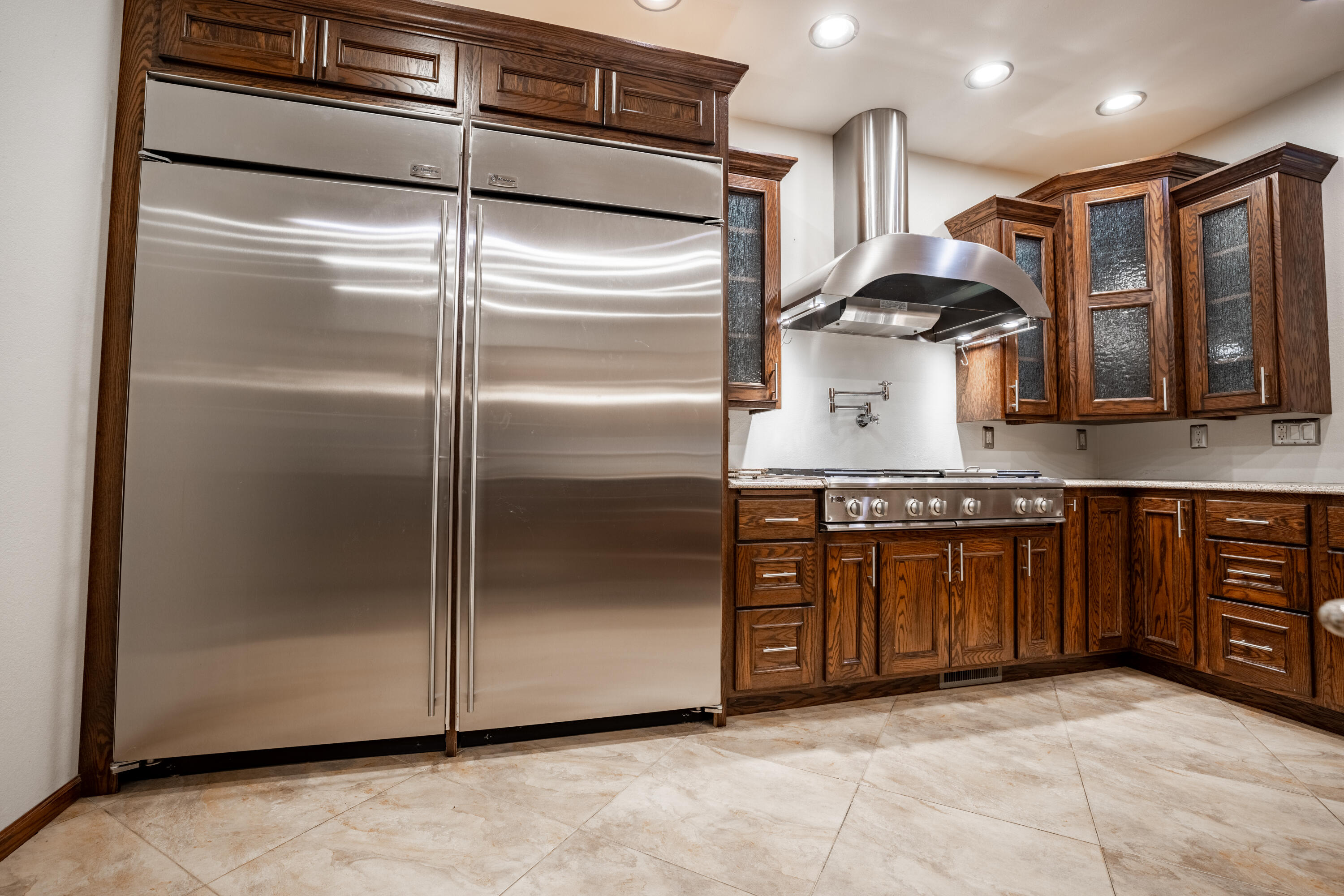 901 Estates Dr