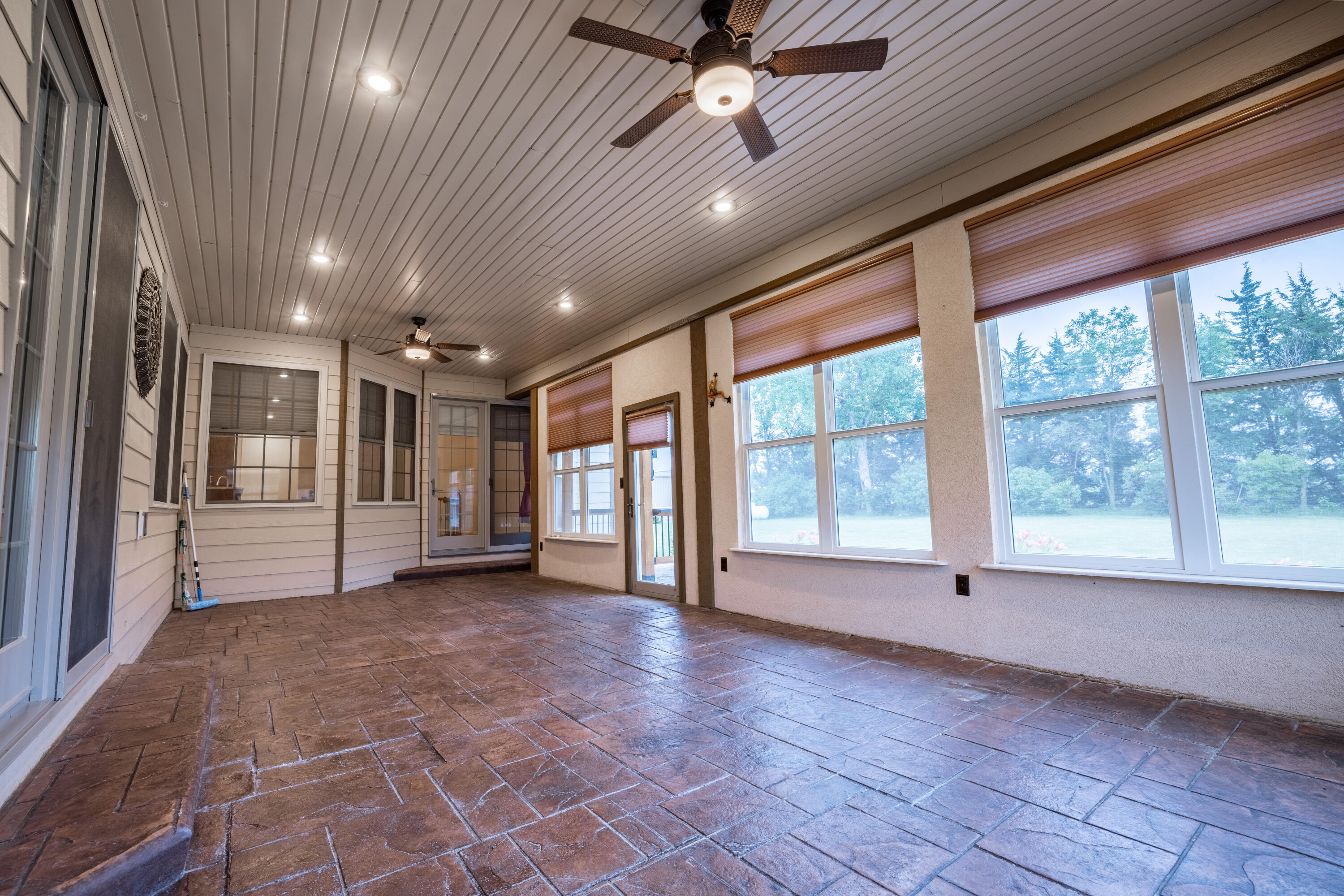 901 Estates Dr