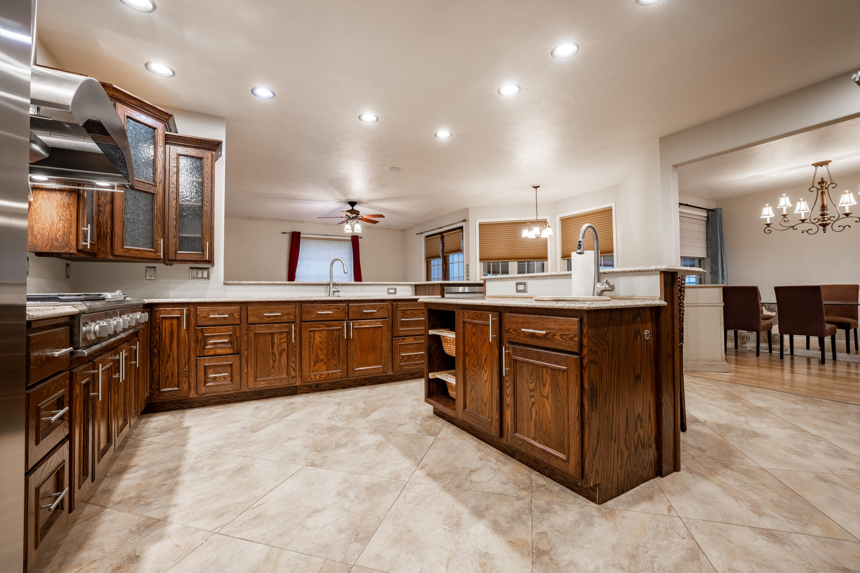901 Estates Dr