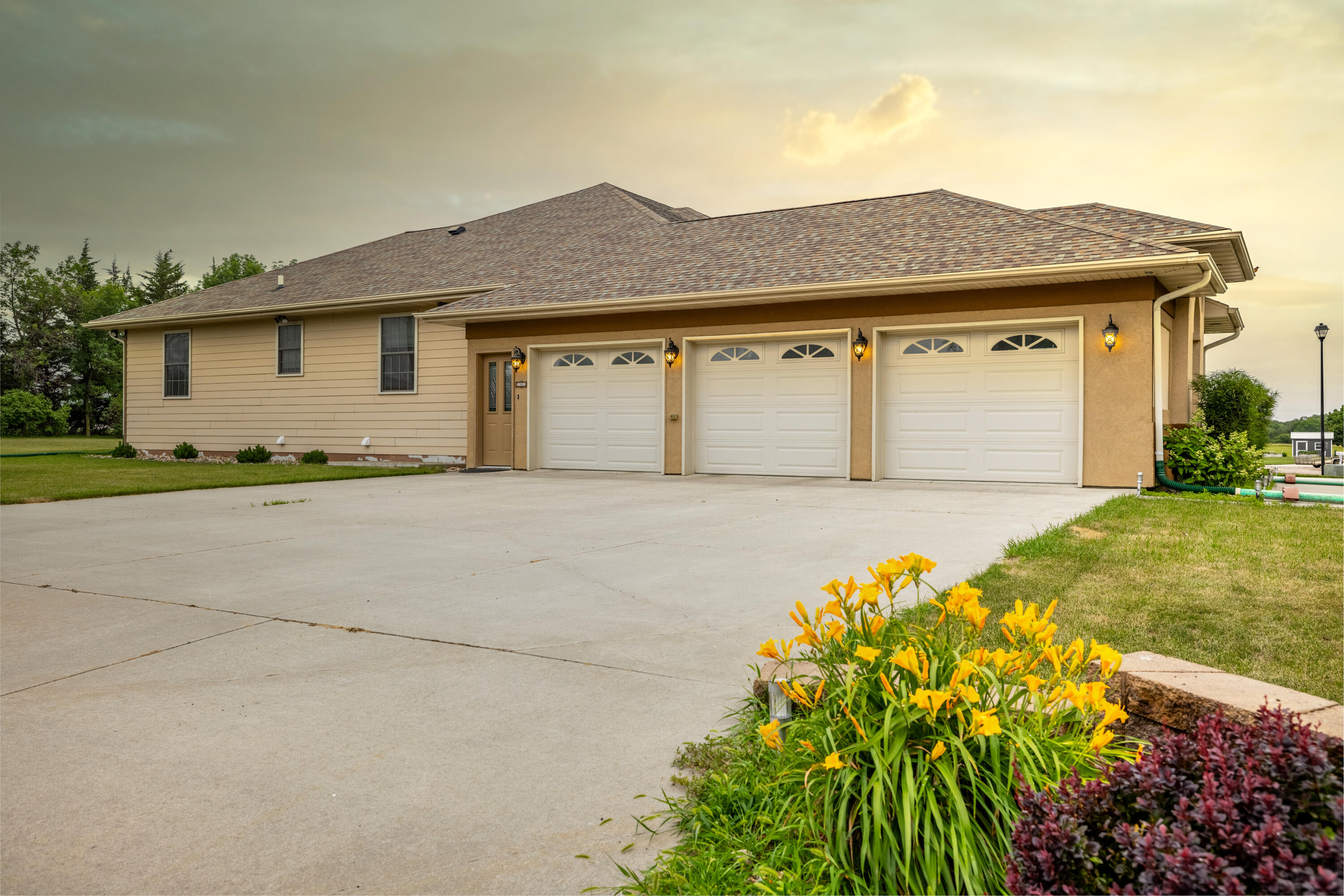 901 Estates Dr