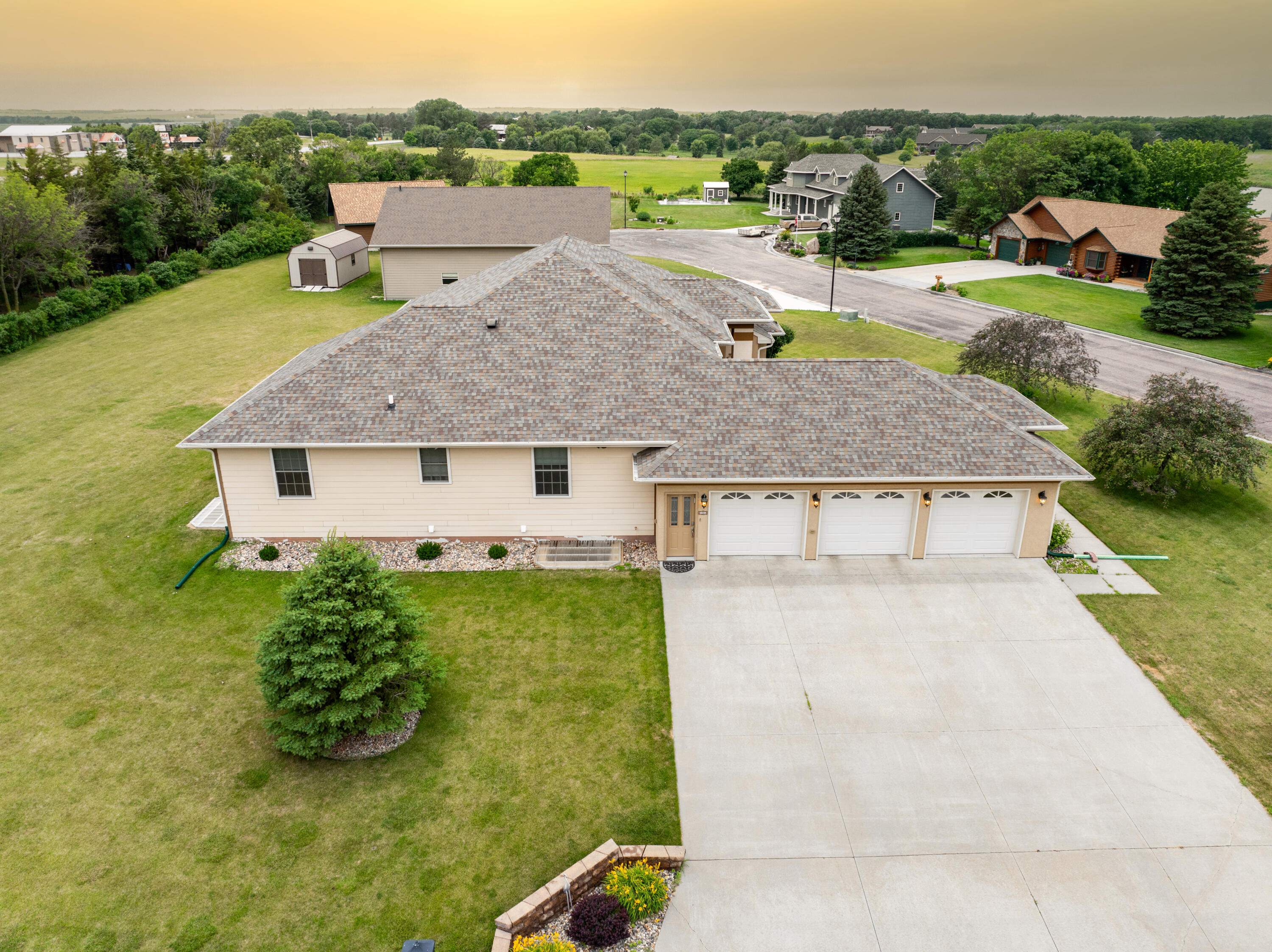 901 Estates Dr