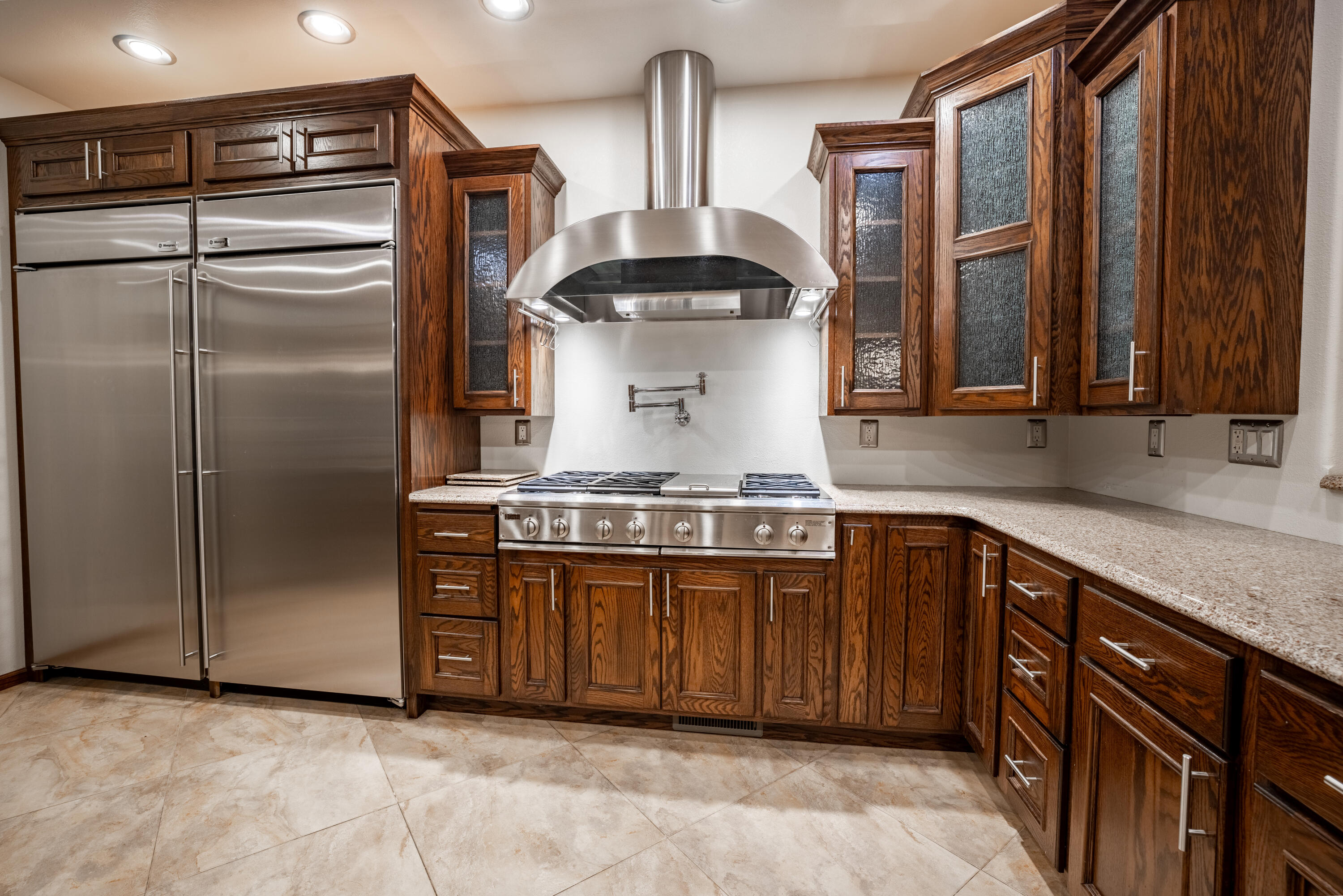 901 Estates Dr