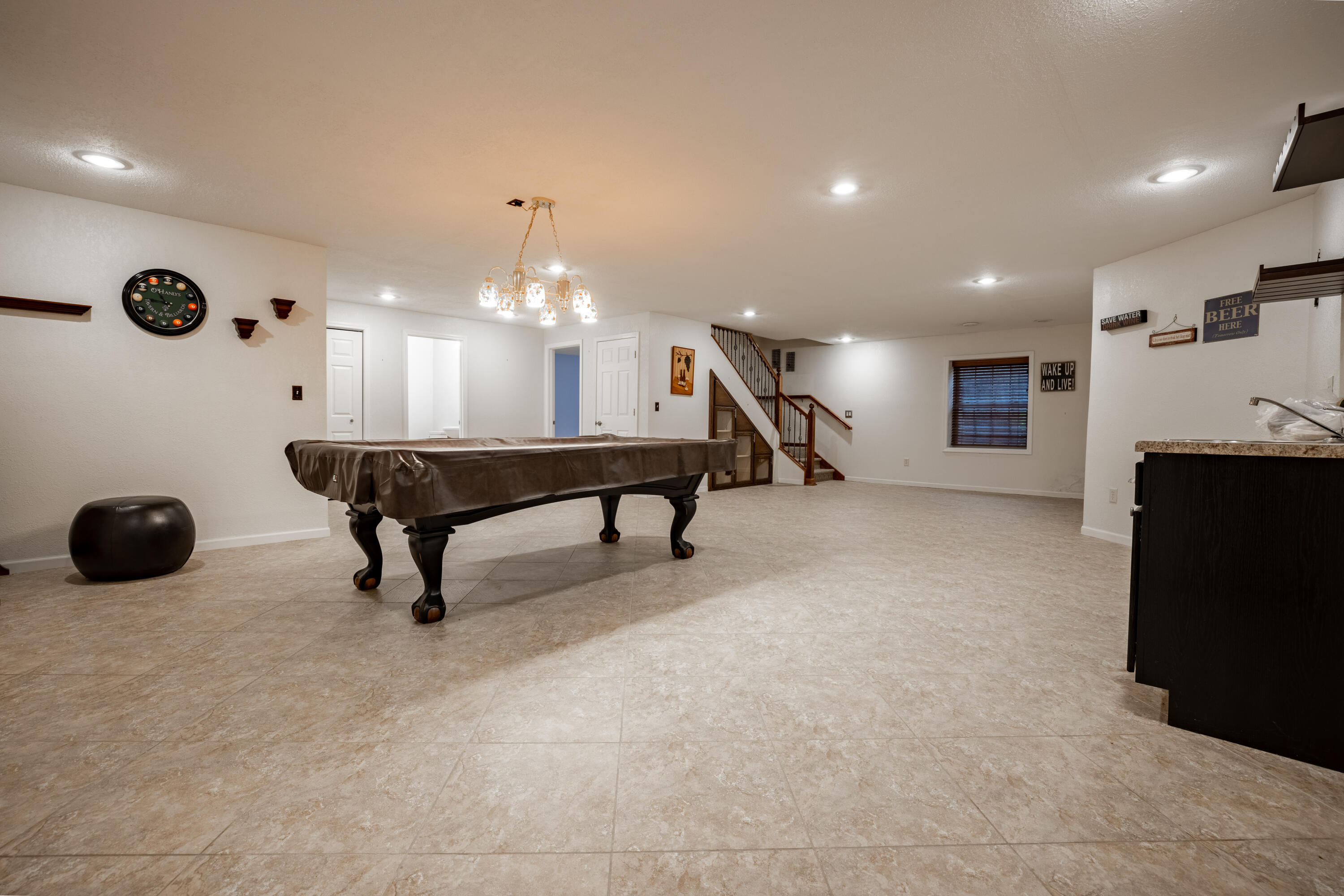 901 Estates Dr