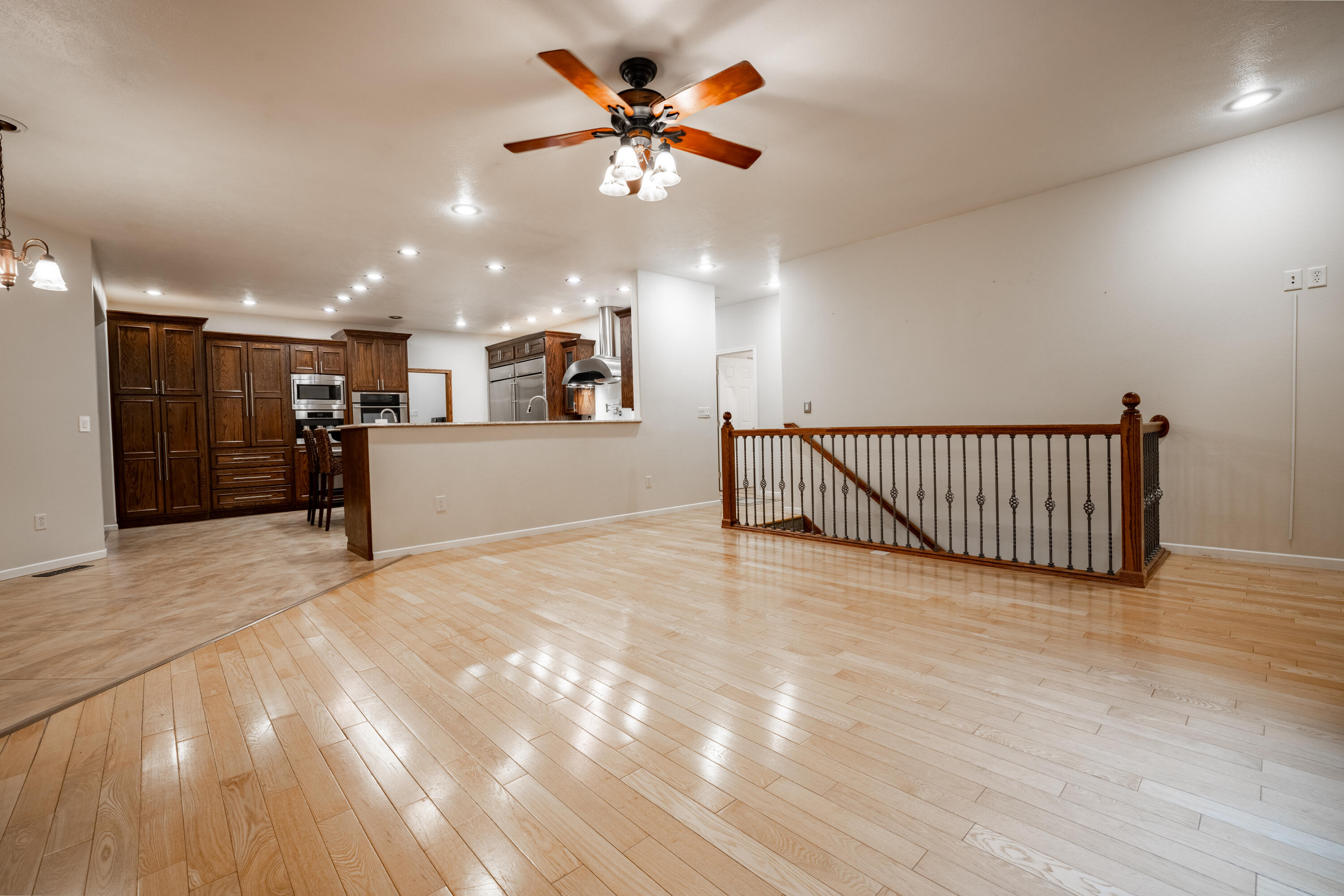 901 Estates Dr