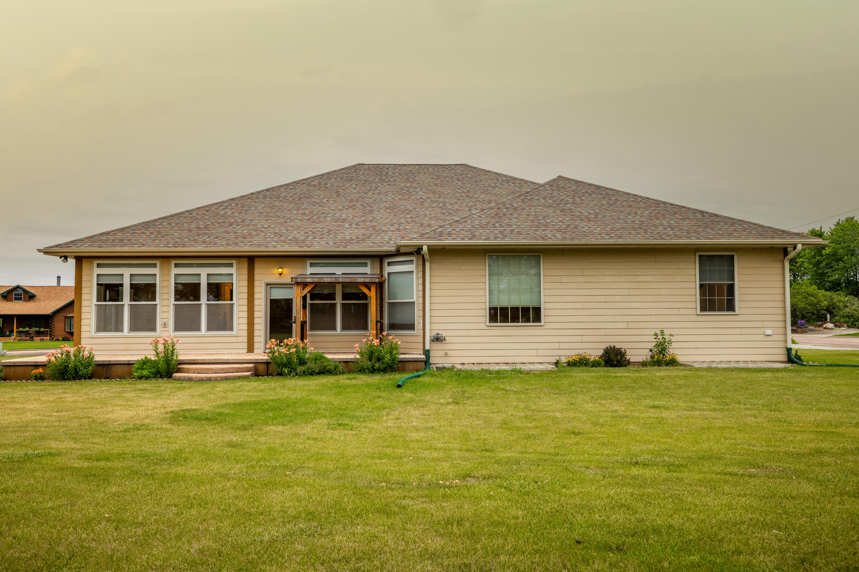 901 Estates Dr