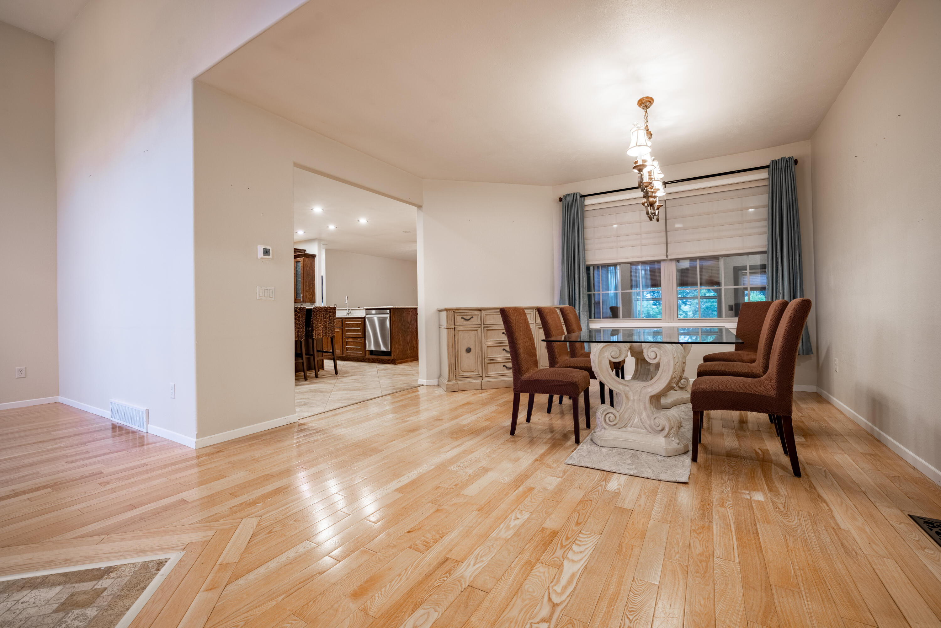 901 Estates Dr