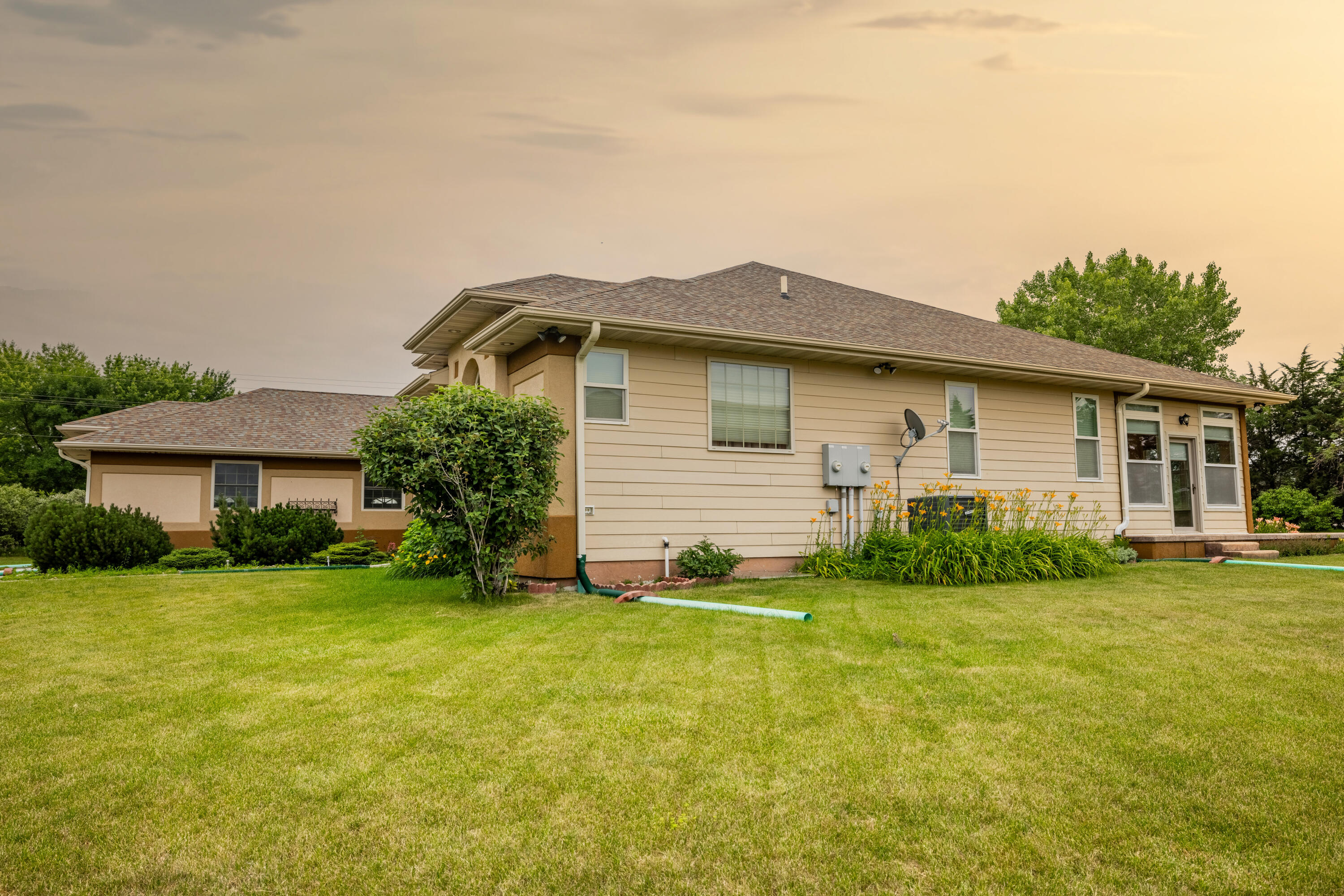901 Estates Dr