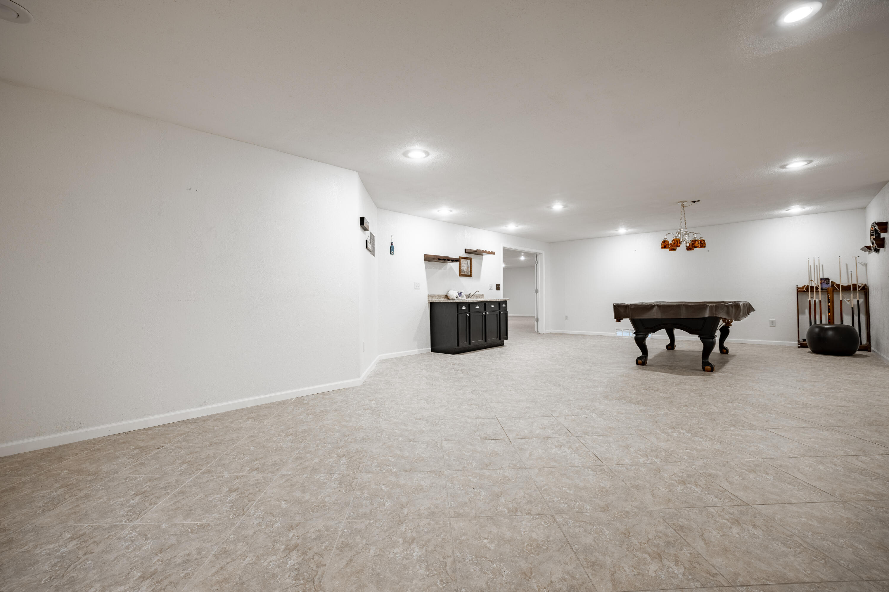 901 Estates Dr