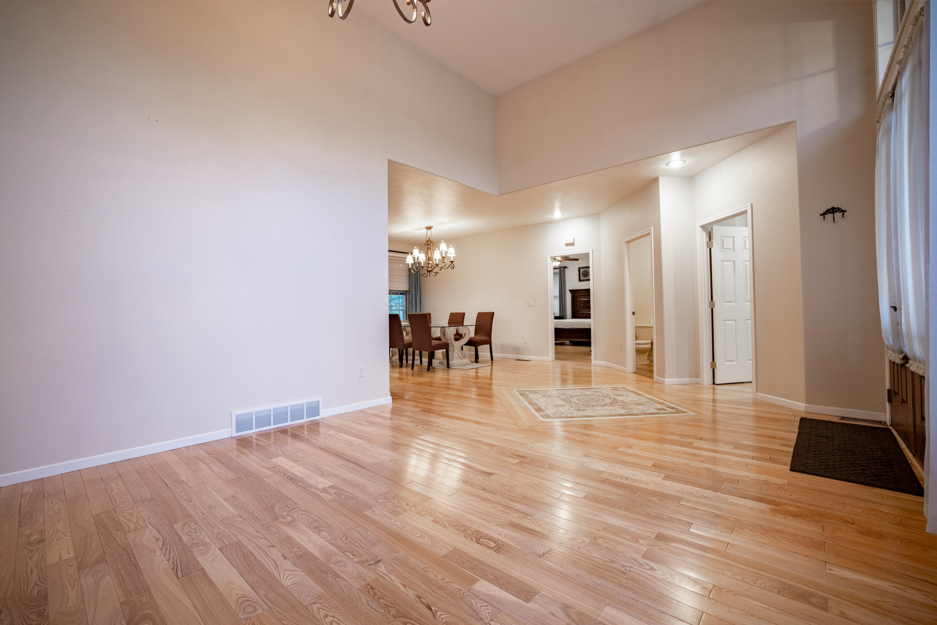 901 Estates Dr