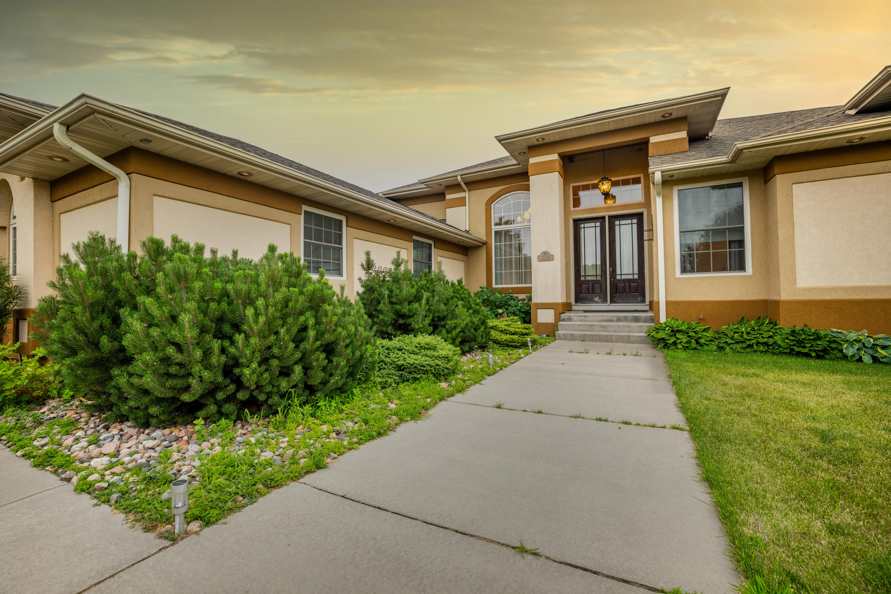 901 Estates Dr