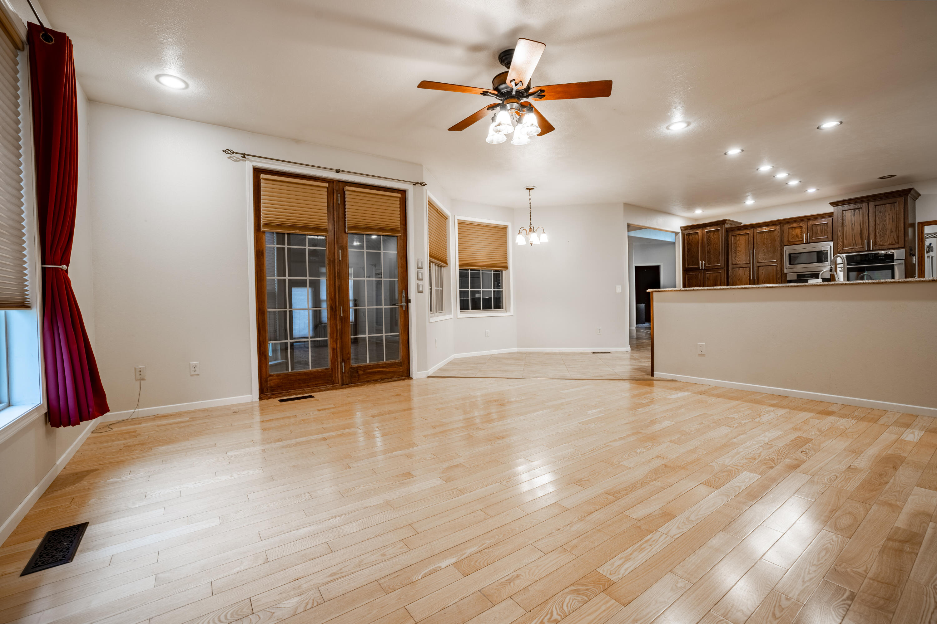 901 Estates Dr