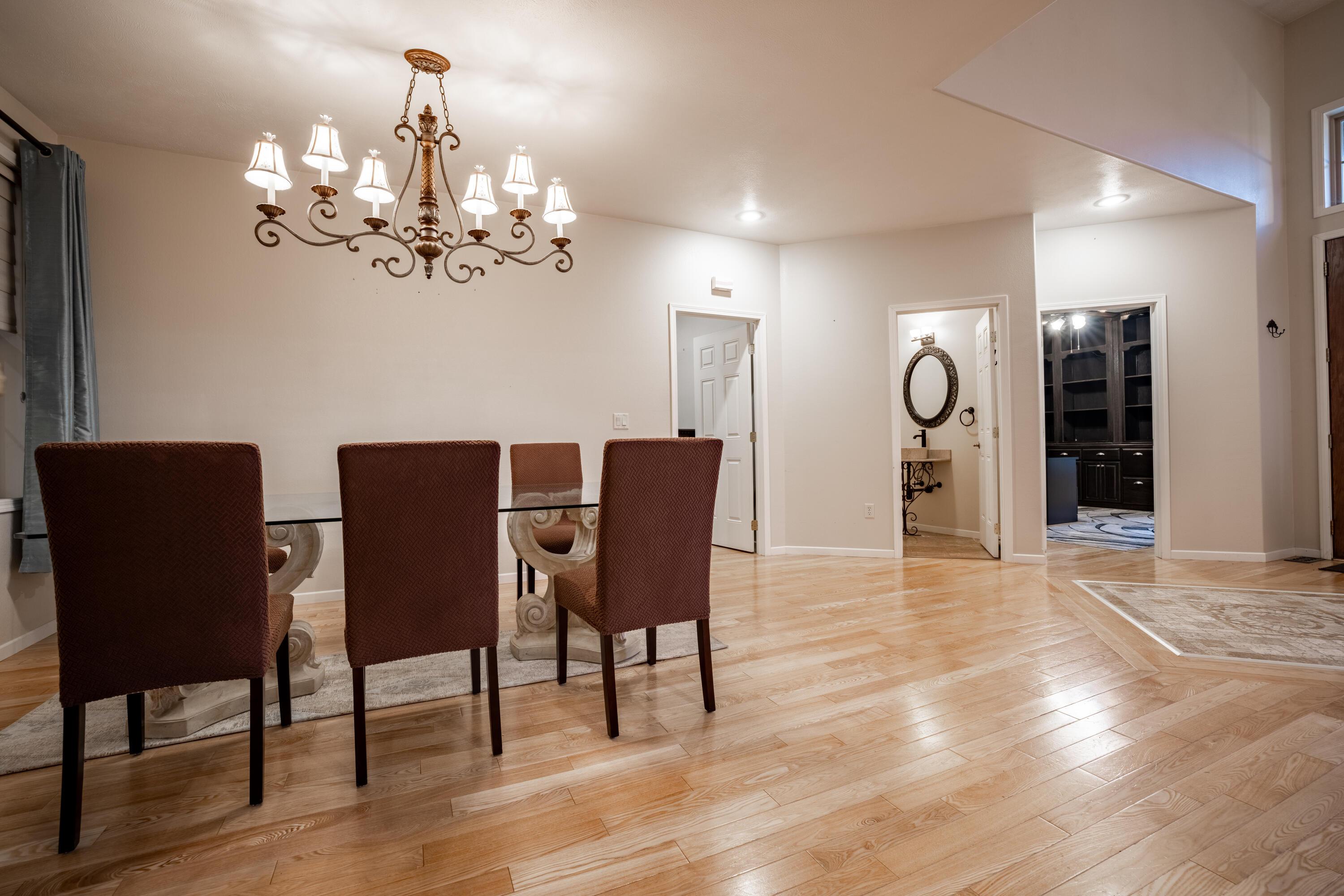 901 Estates Dr
