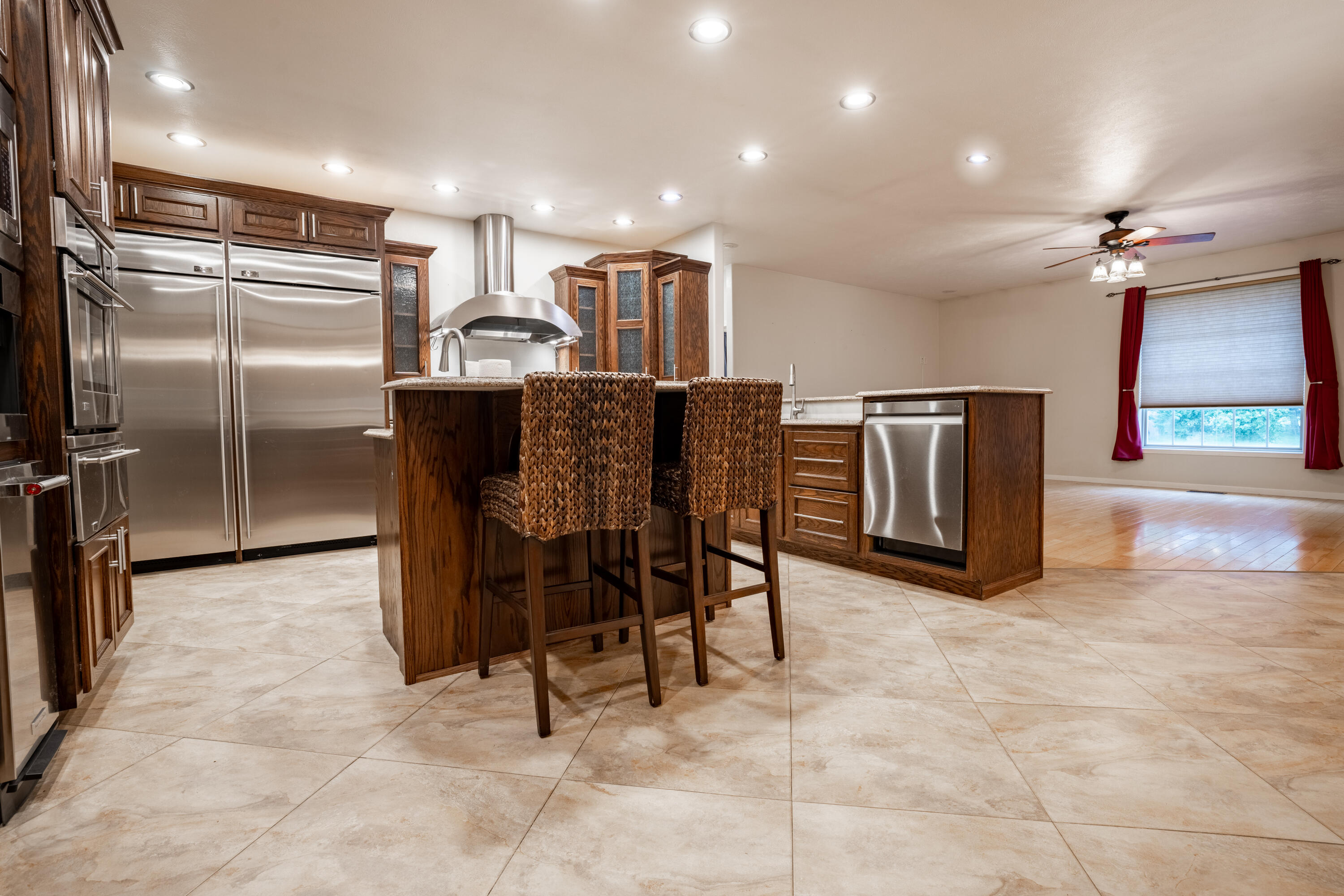 901 Estates Dr