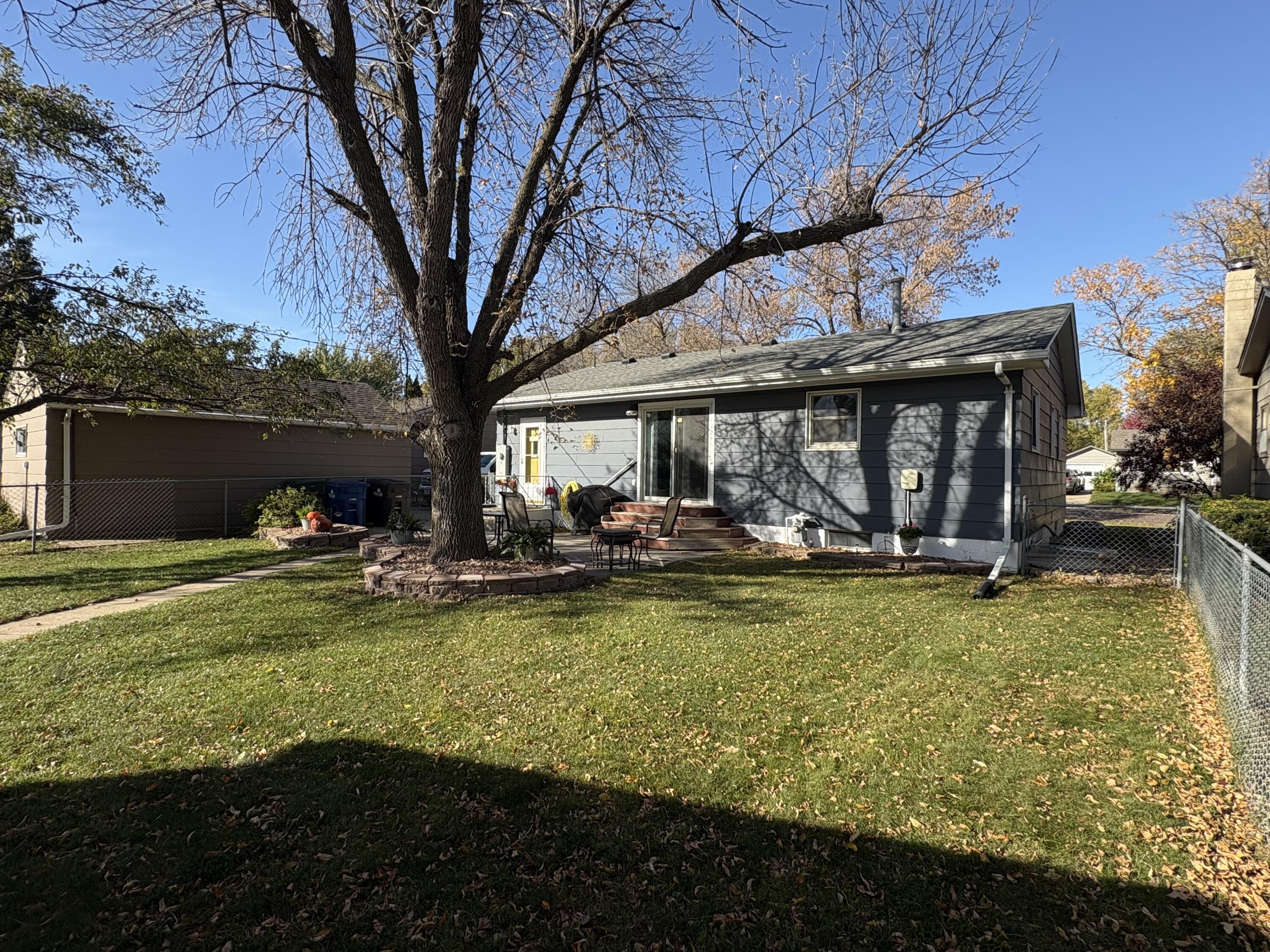 1613 E 4th Ave
