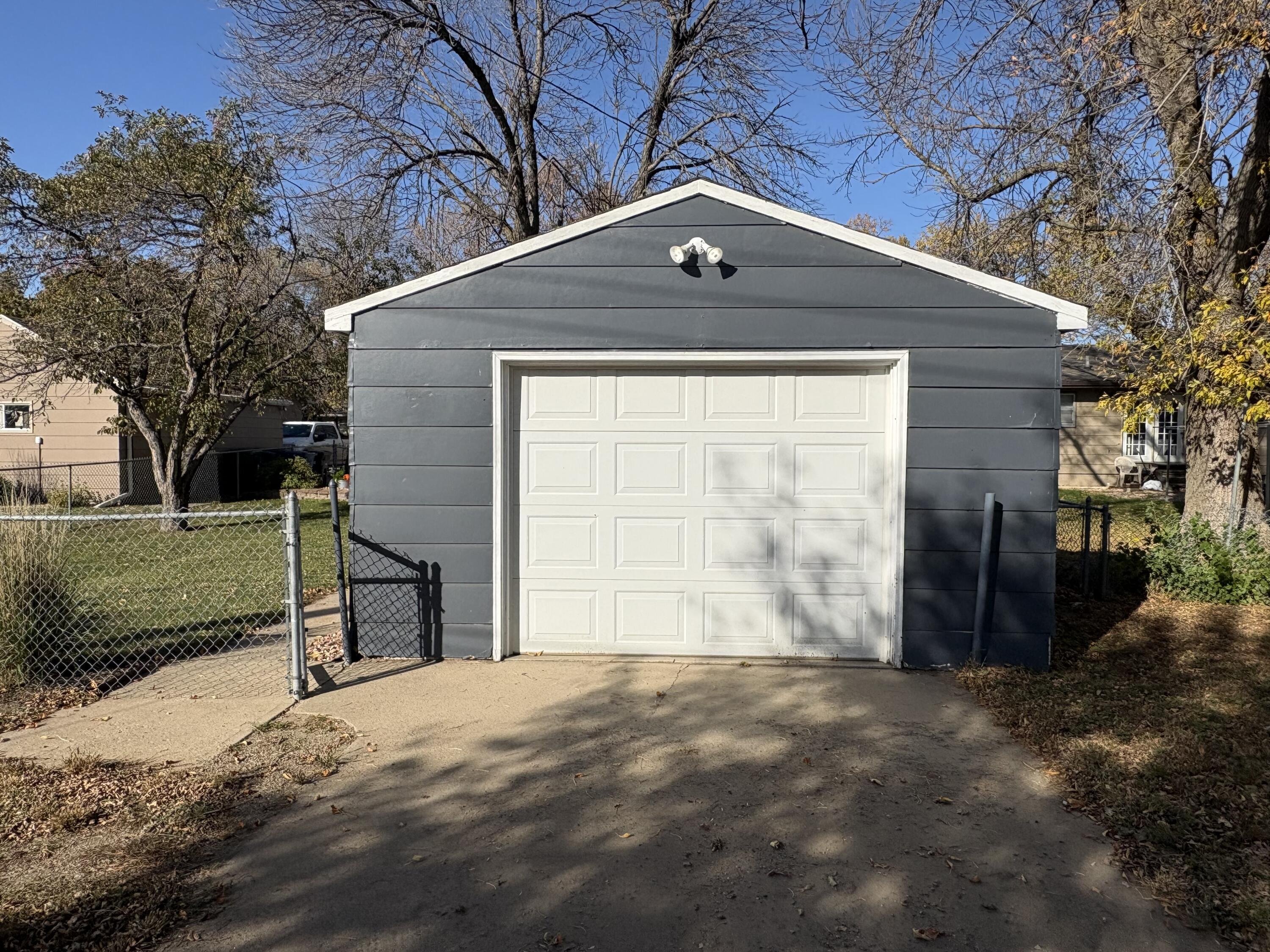 1613 E 4th Ave