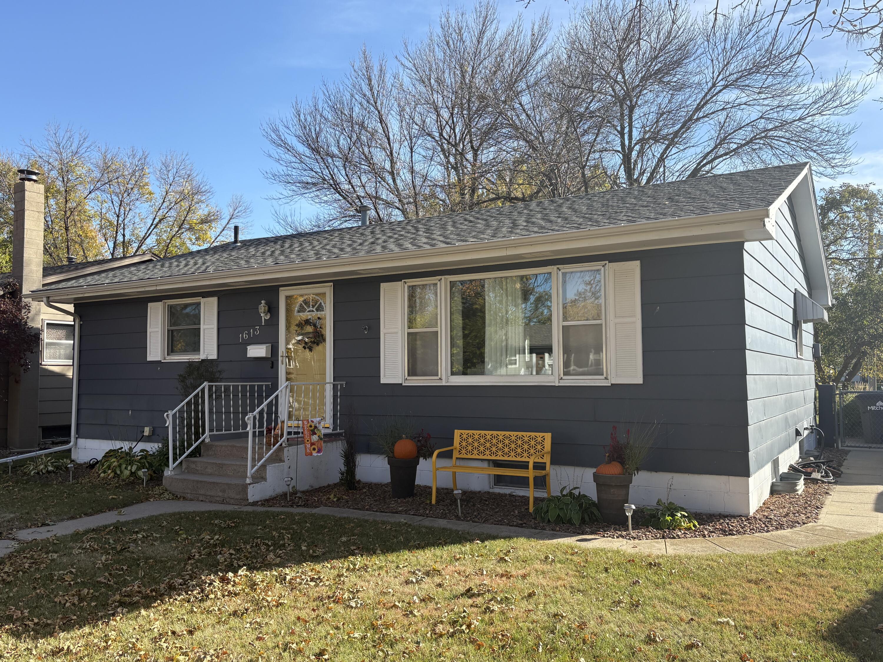 1613 E 4th Ave