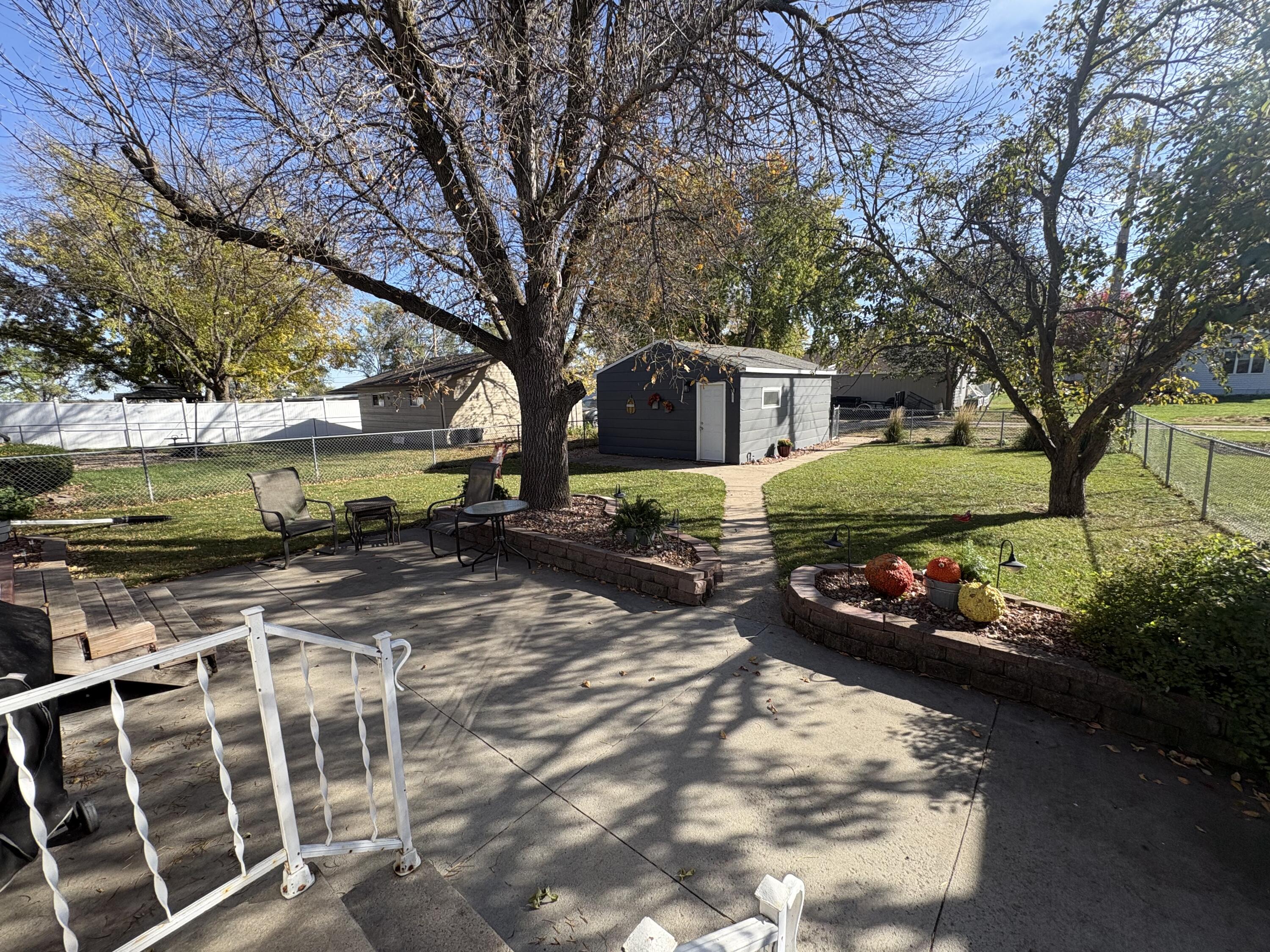 1613 E 4th Ave