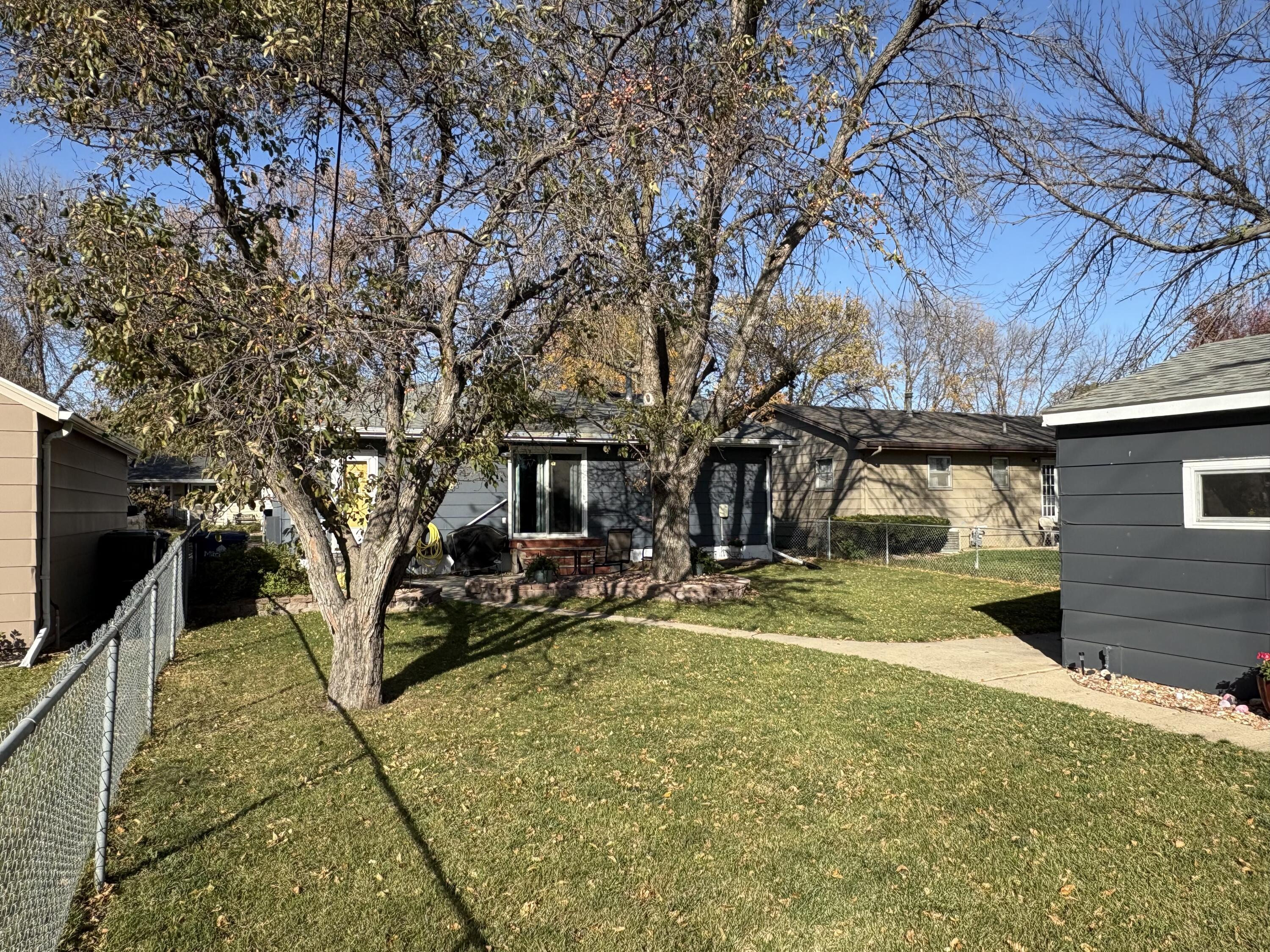 1613 E 4th Ave