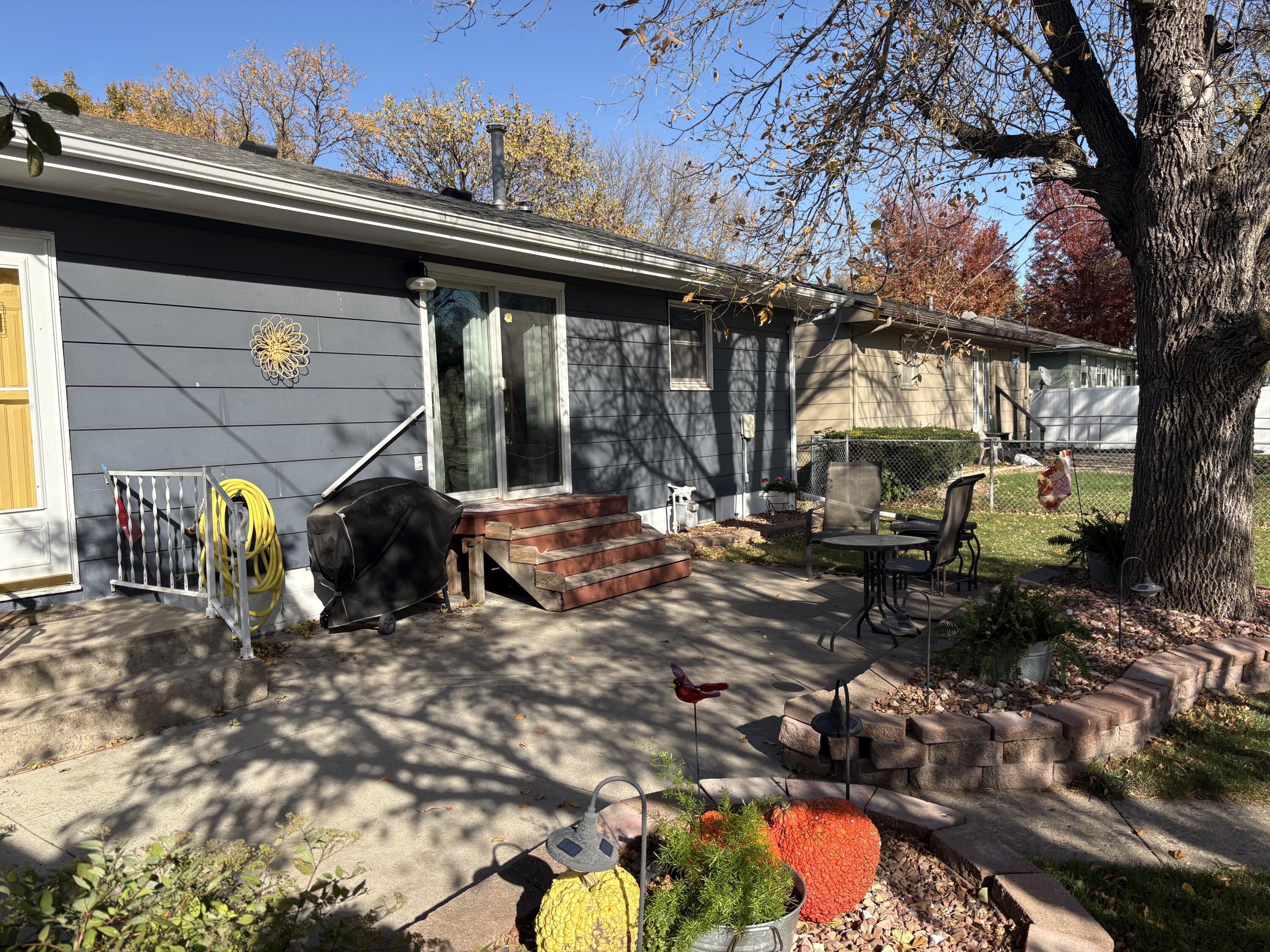 1613 E 4th Ave