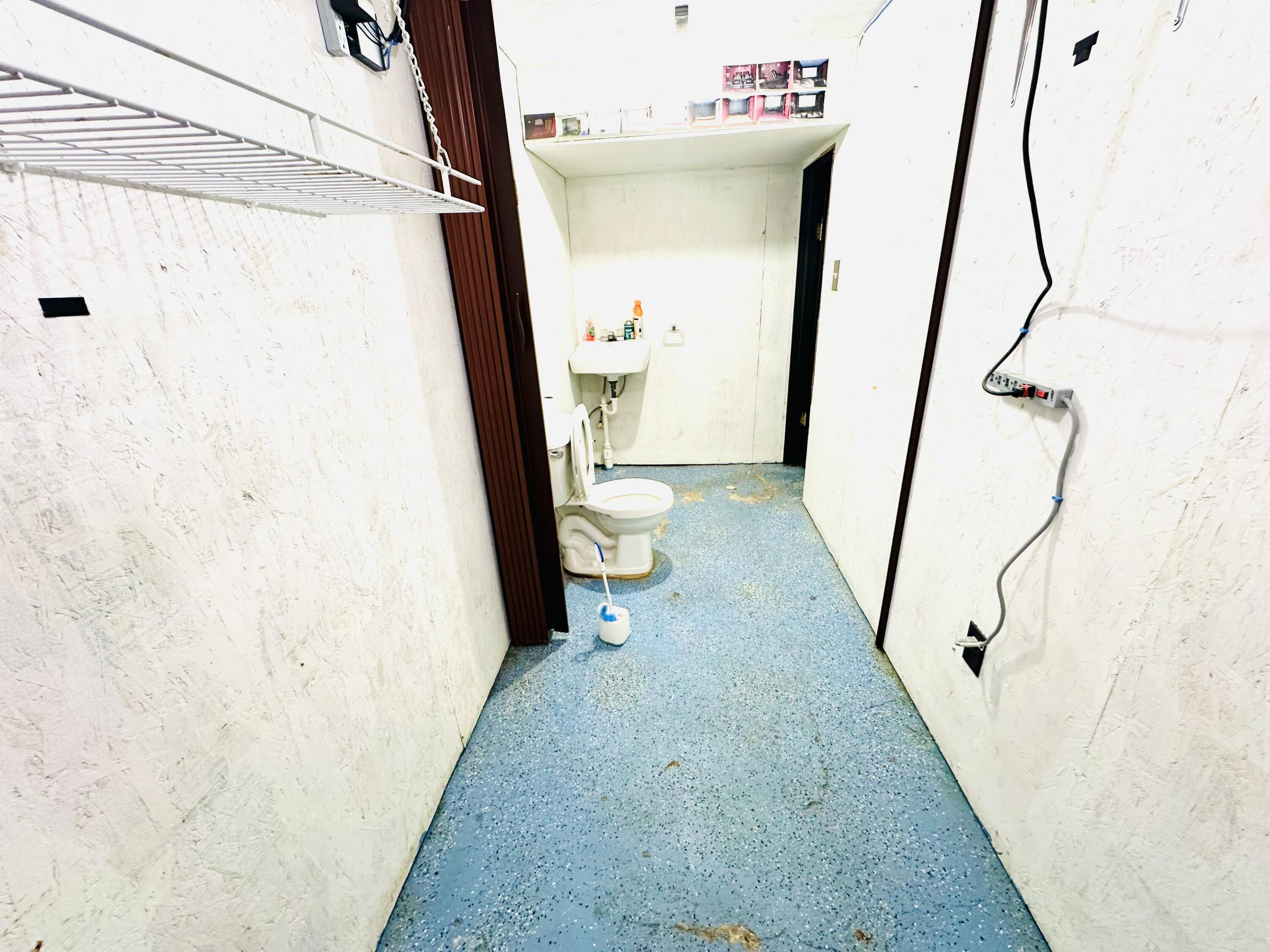 811 W 3rd Ave