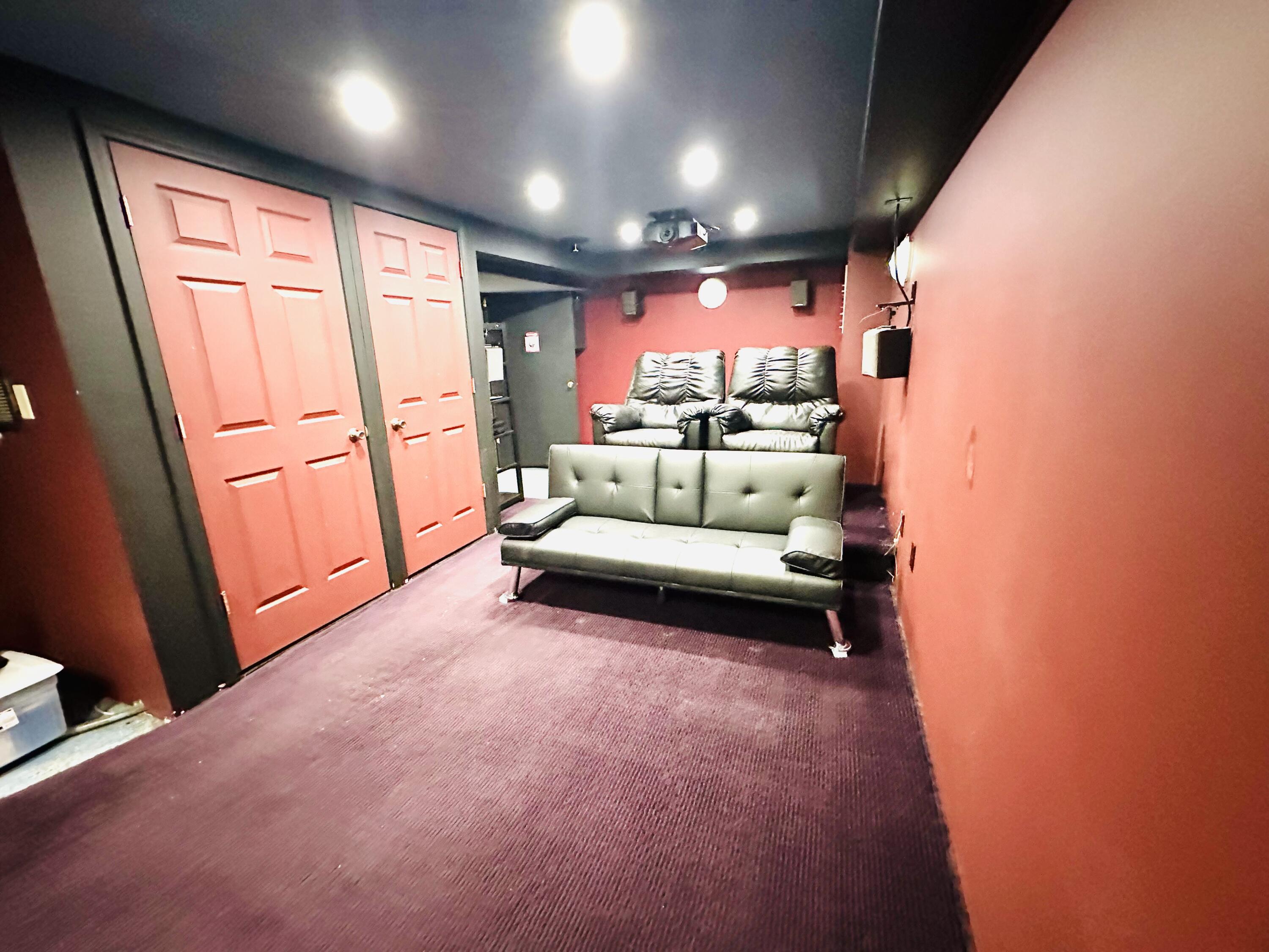 811 W 3rd Ave