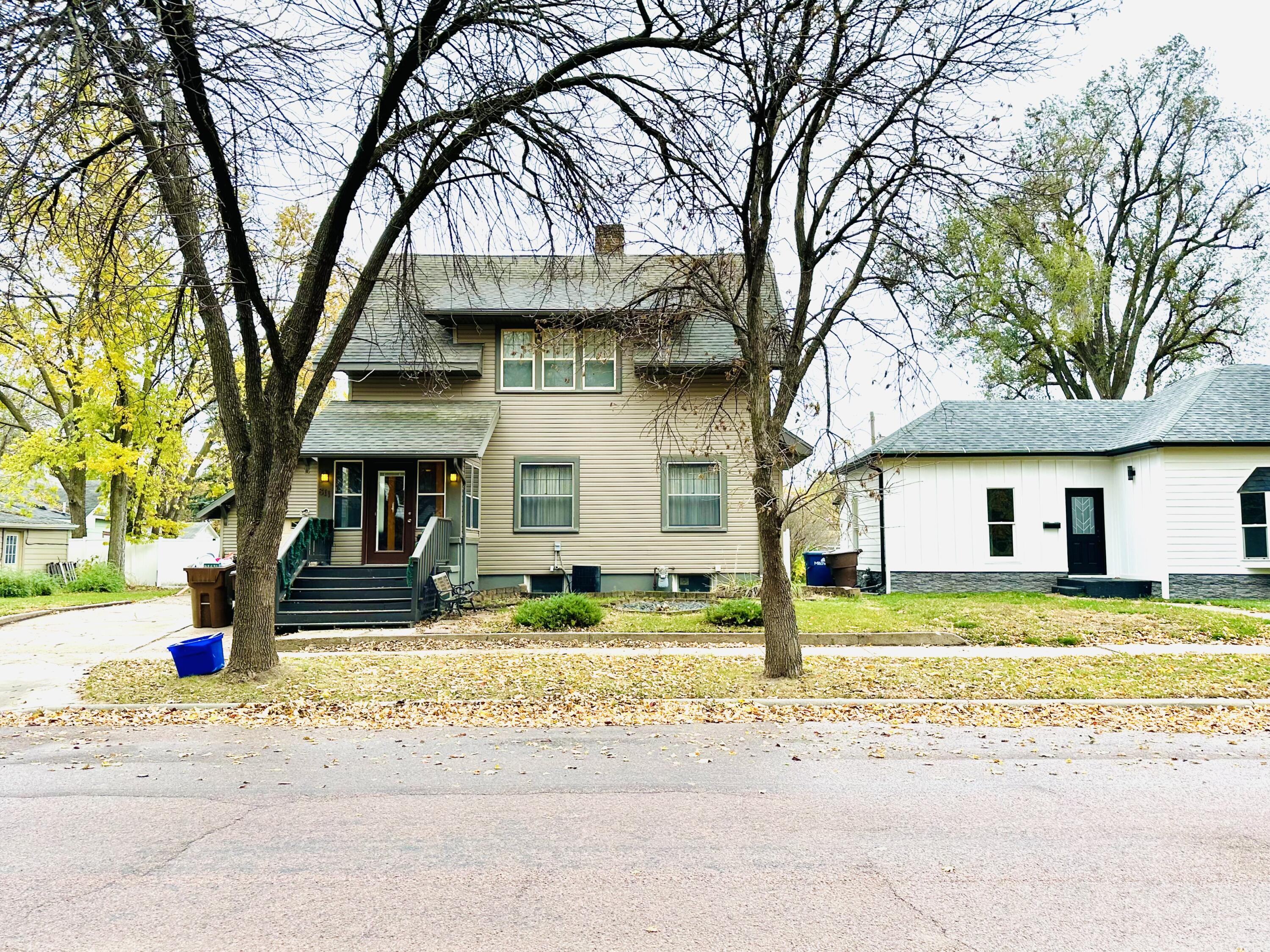 811 W 3rd Ave