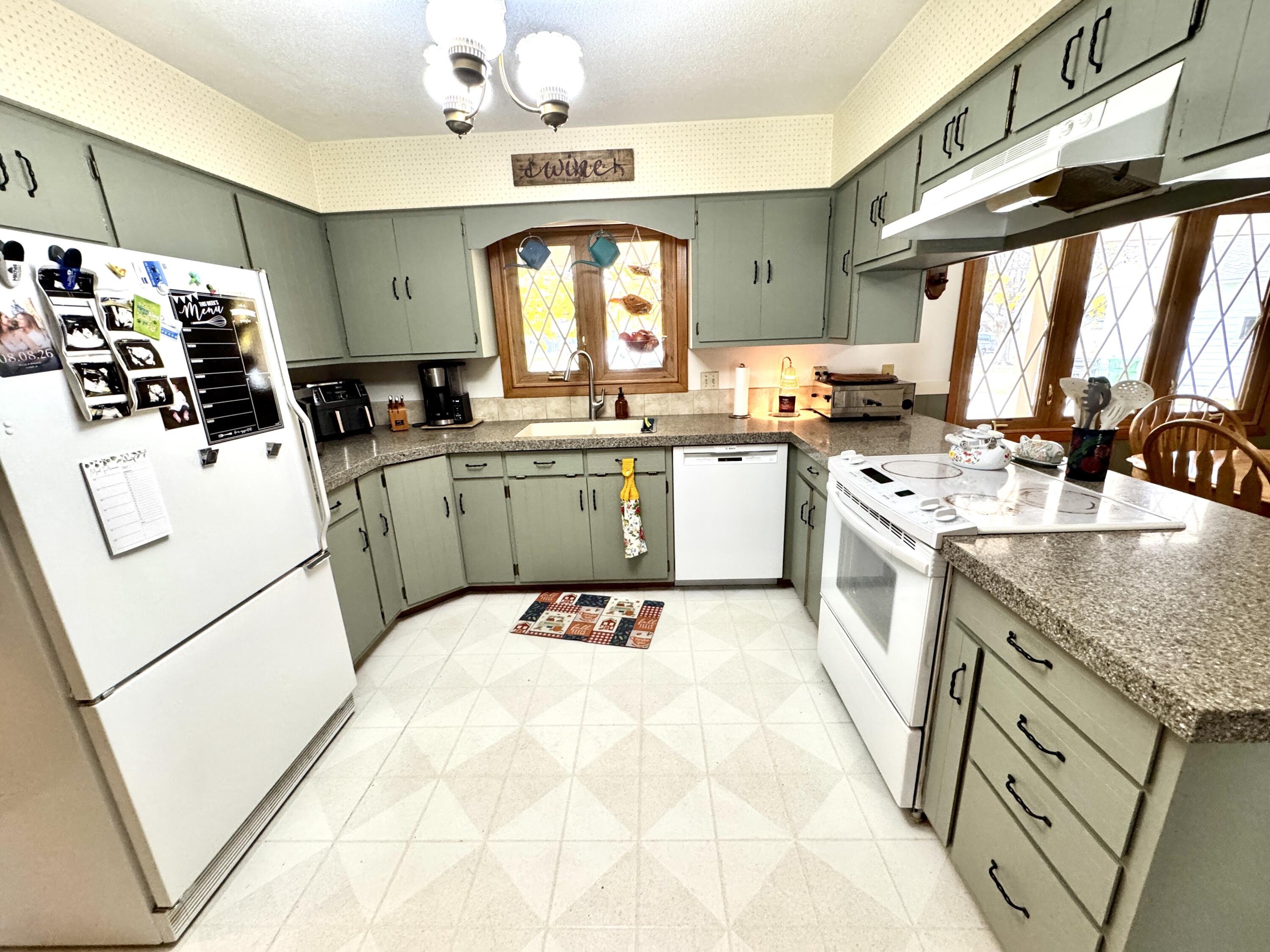 1002 Palmer Place
