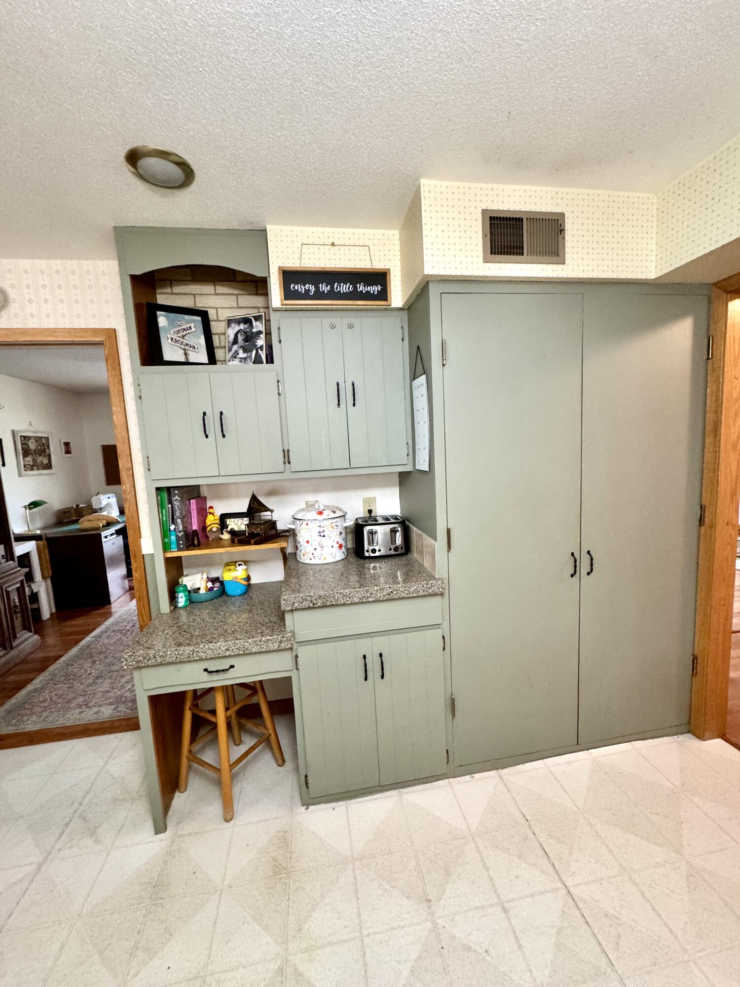 1002 Palmer Place
