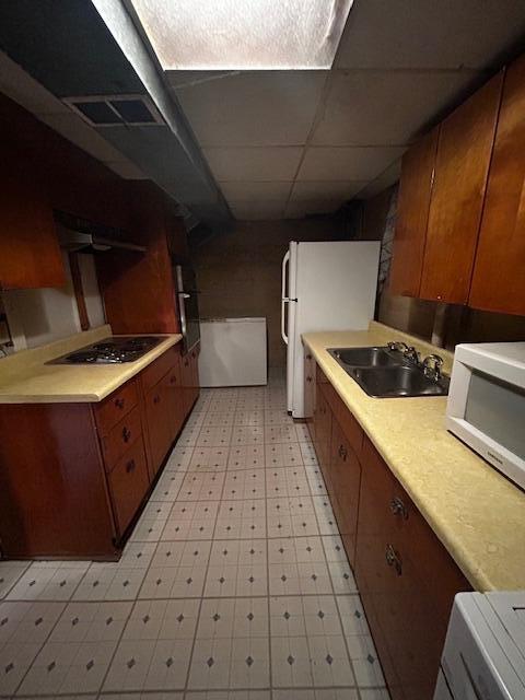 921 W Elm Ave