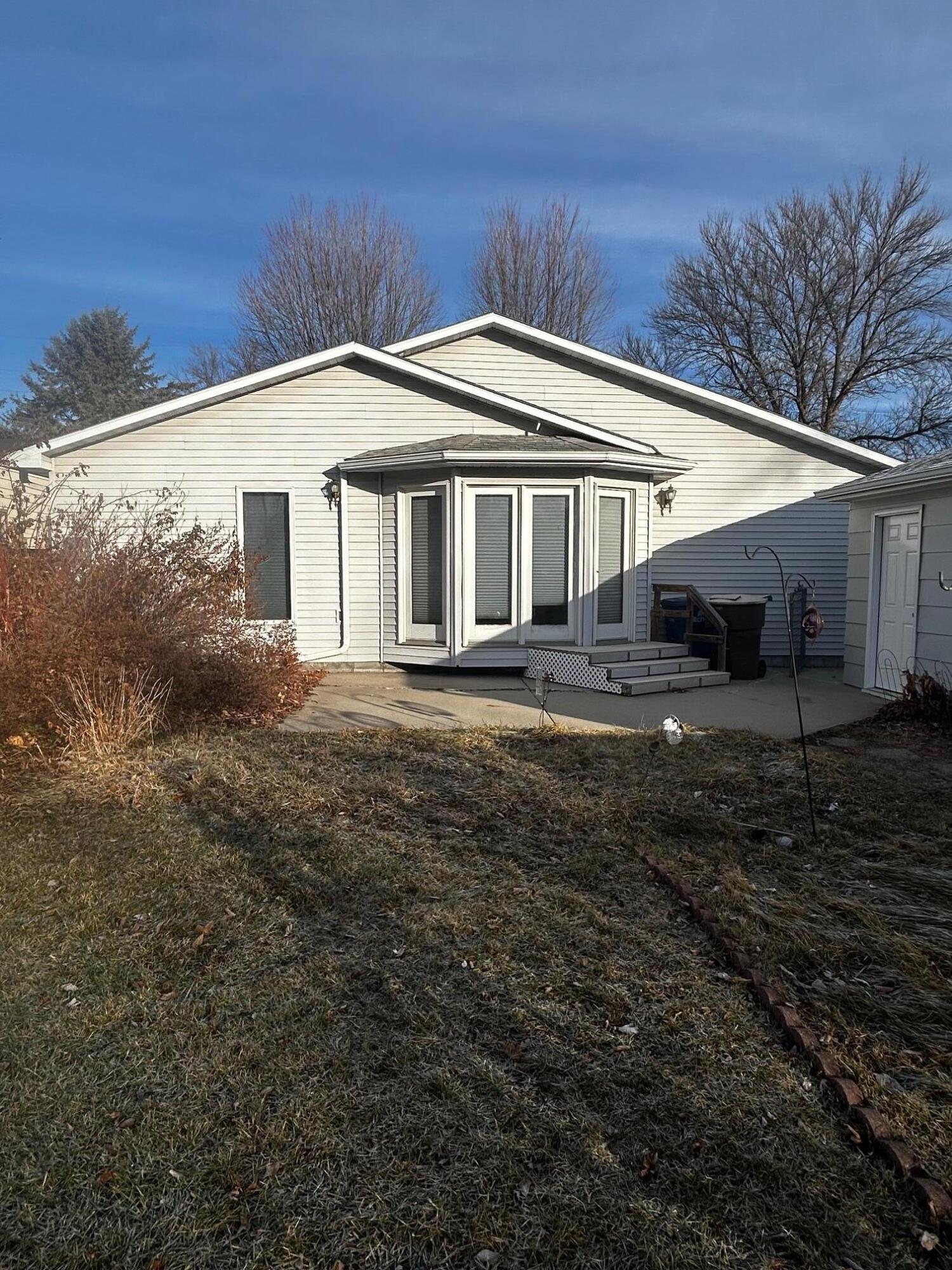 921 W Elm Ave