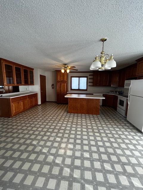 921 W Elm Ave
