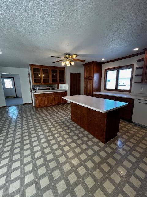921 W Elm Ave
