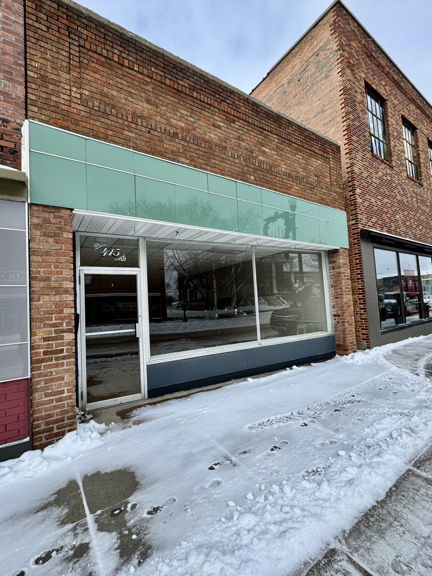 415 N Main St