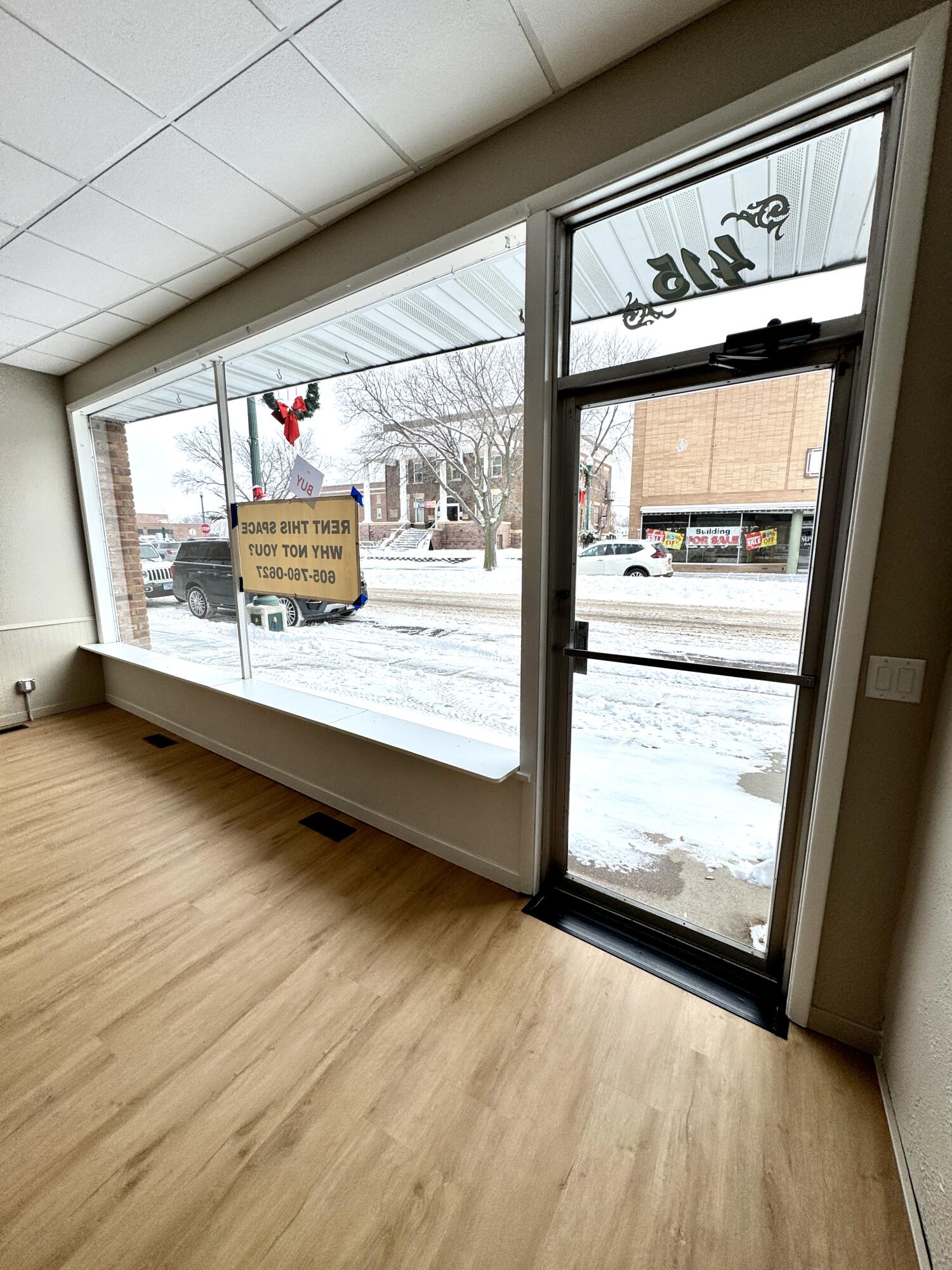 415 N Main St