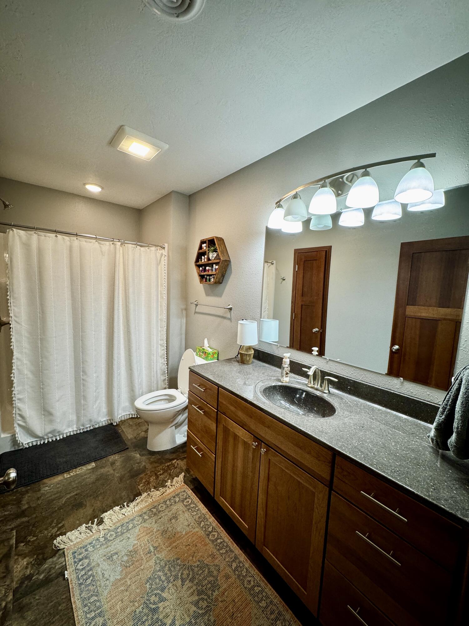 917 or 919 W 16th Ave