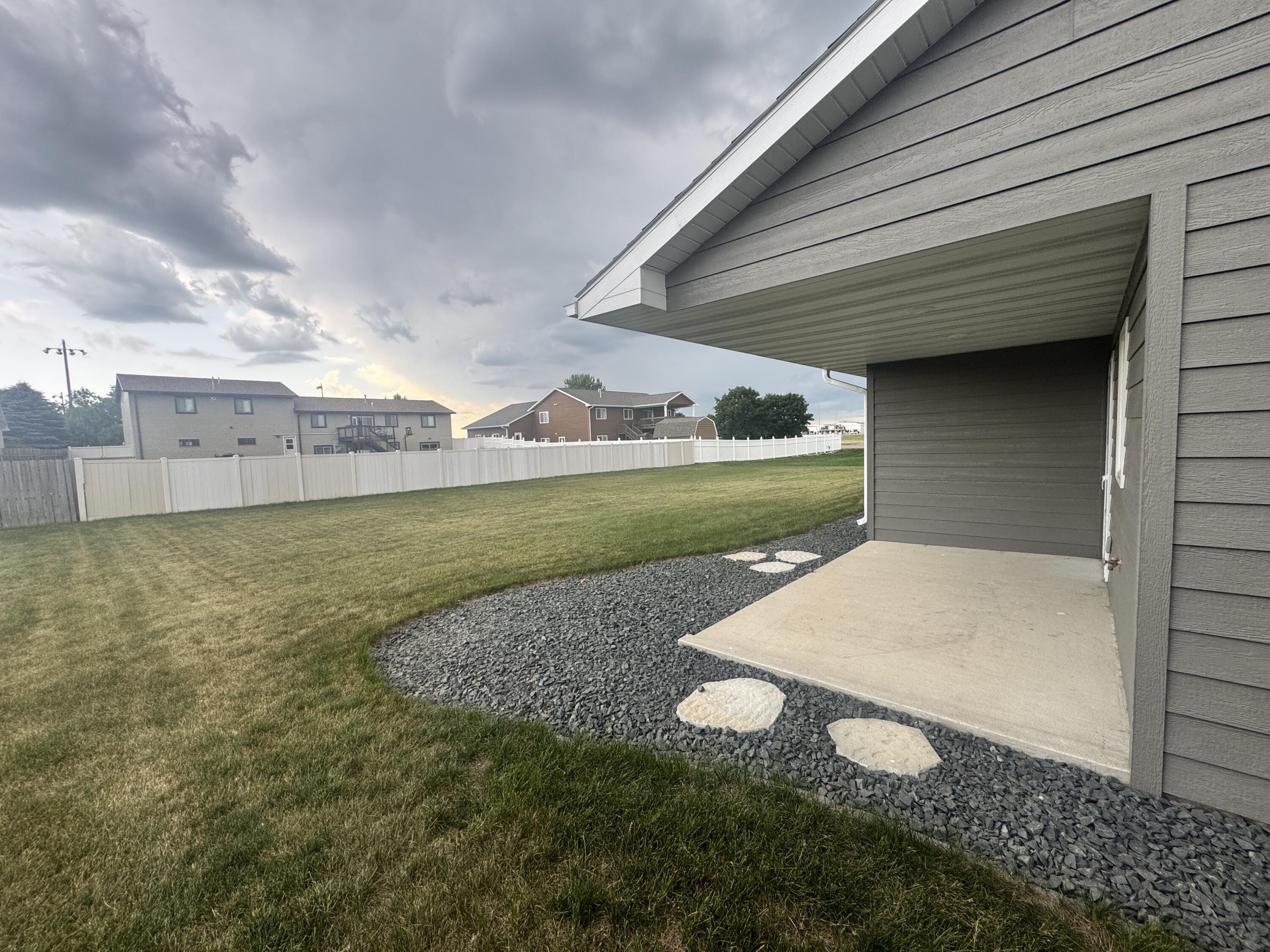 917 or 919 W 16th Ave