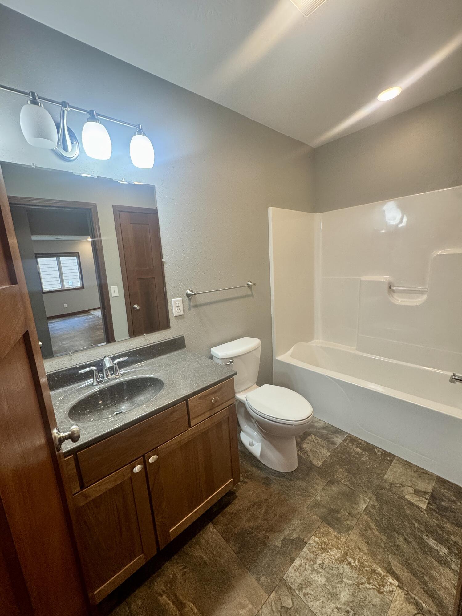 917 or 919 W 16th Ave