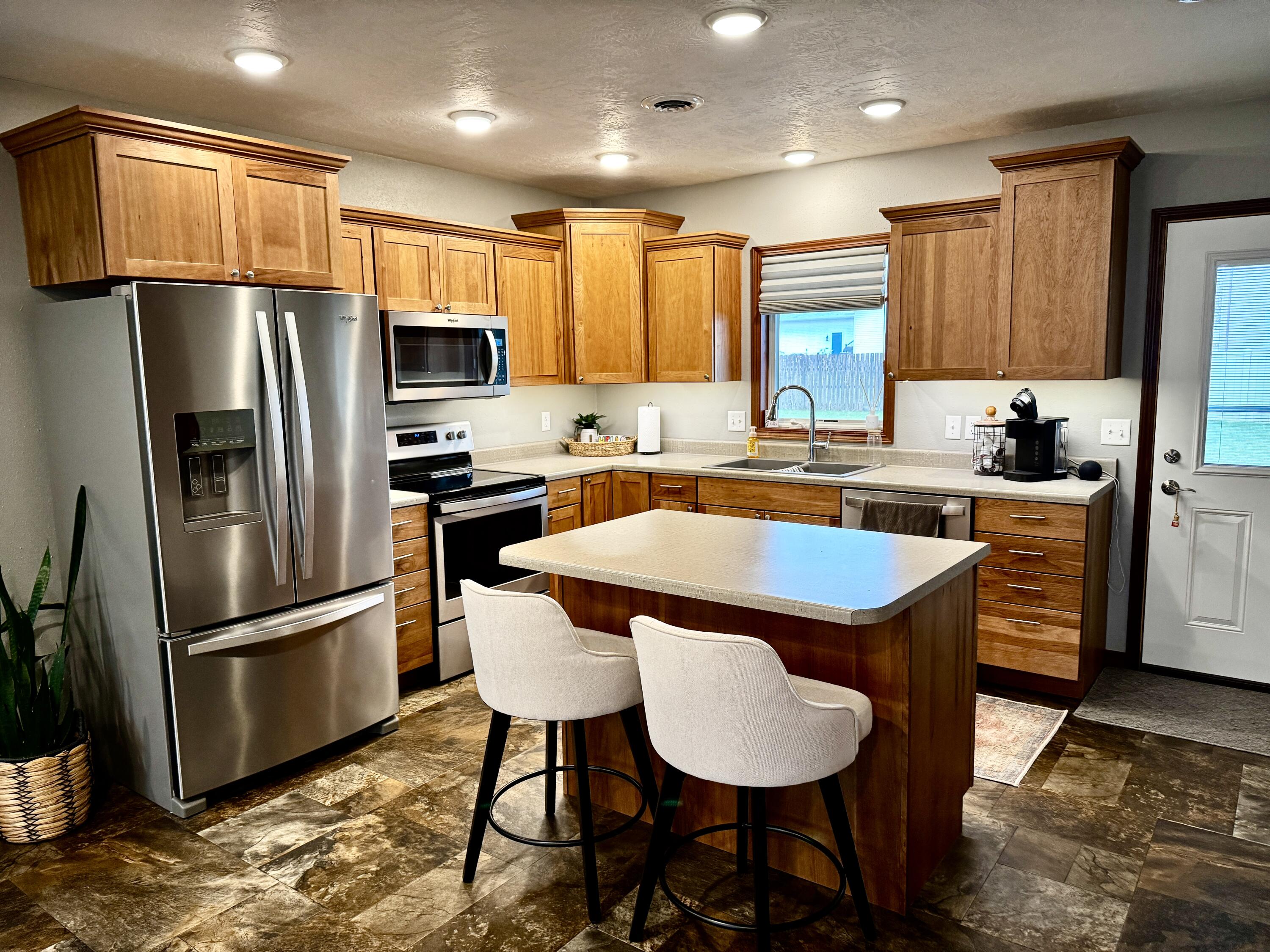 917 or 919 W 16th Ave