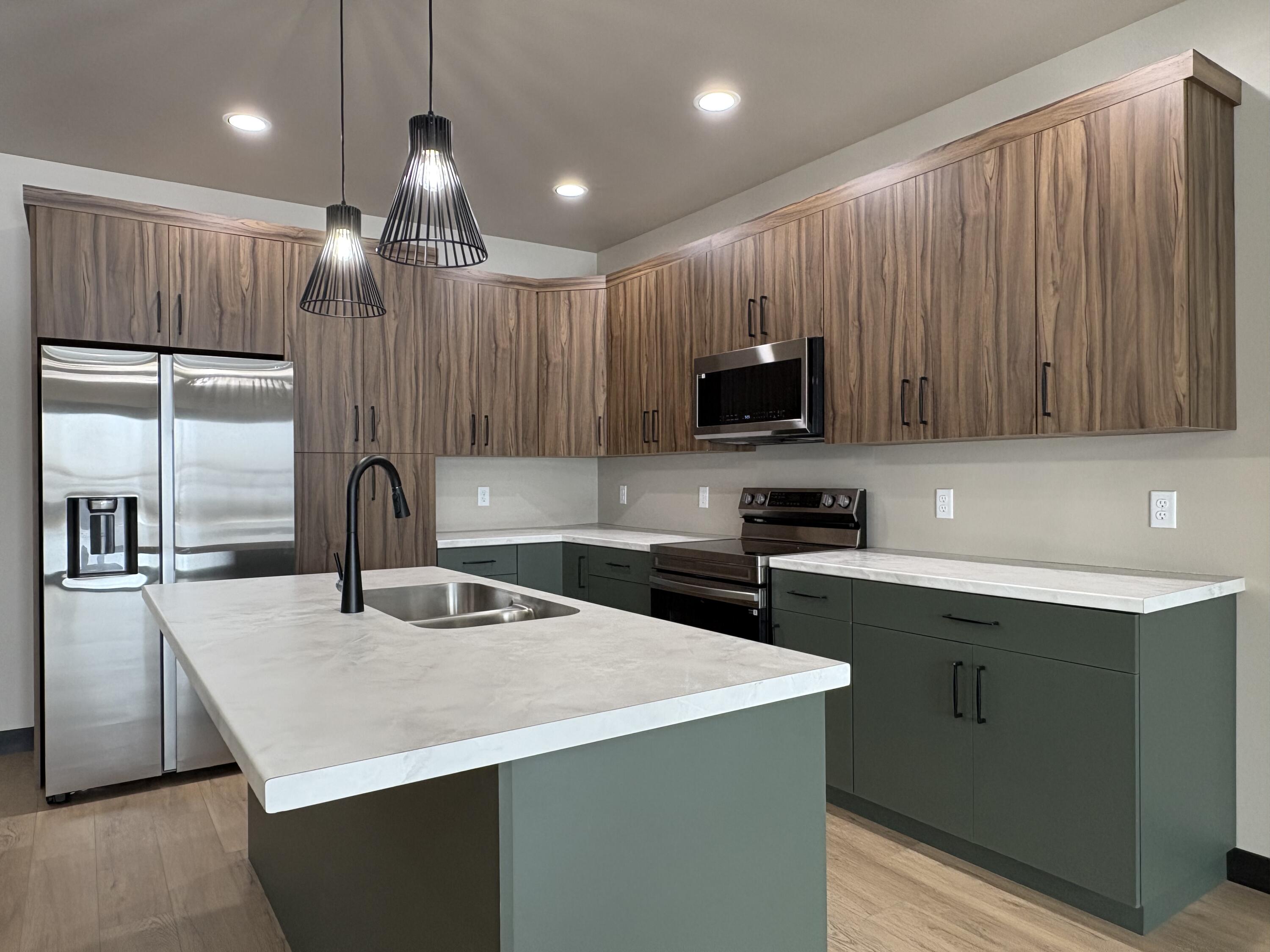 1825 or 1827 Snead Ave