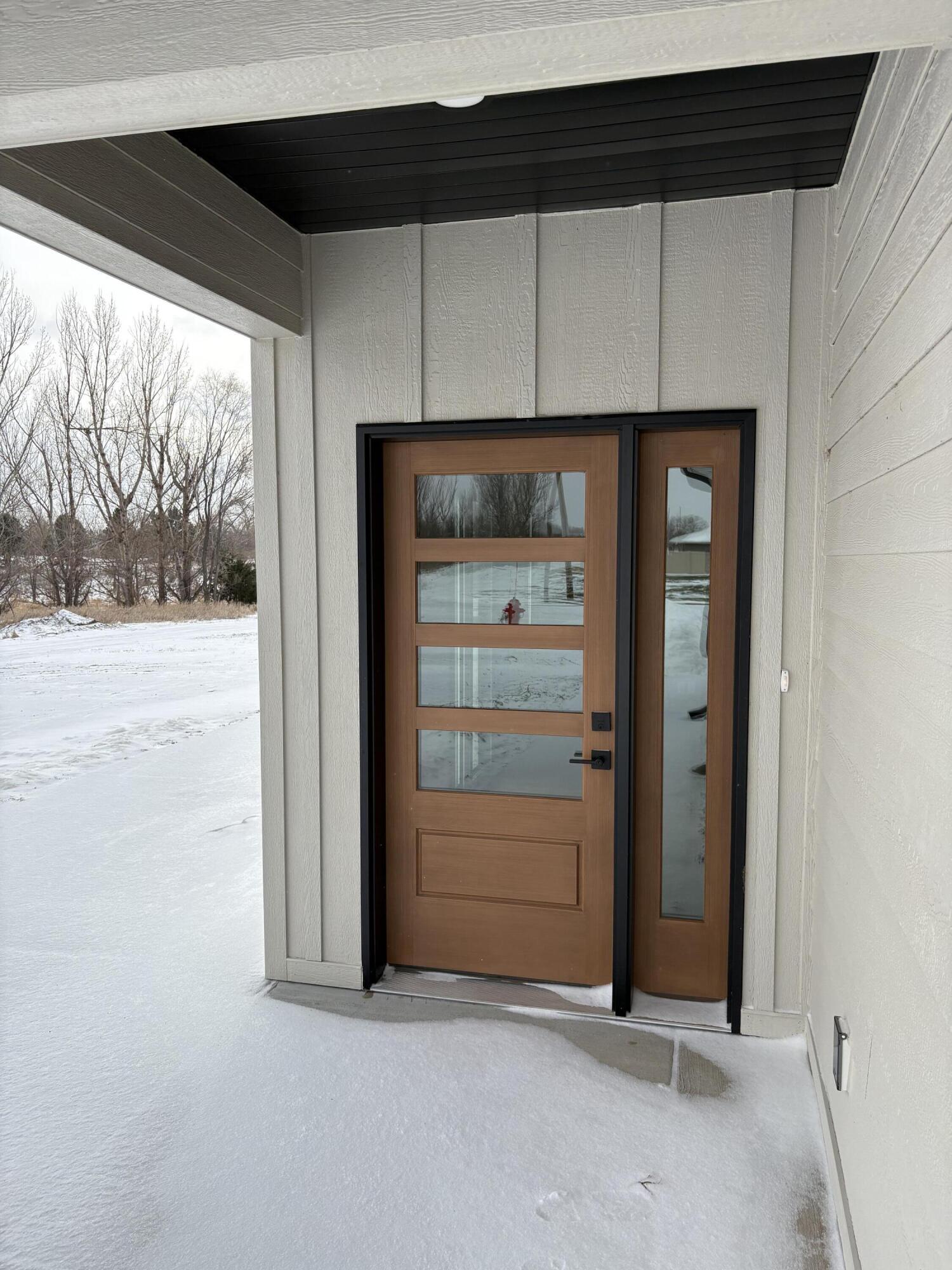 1825 or 1827 Snead Ave