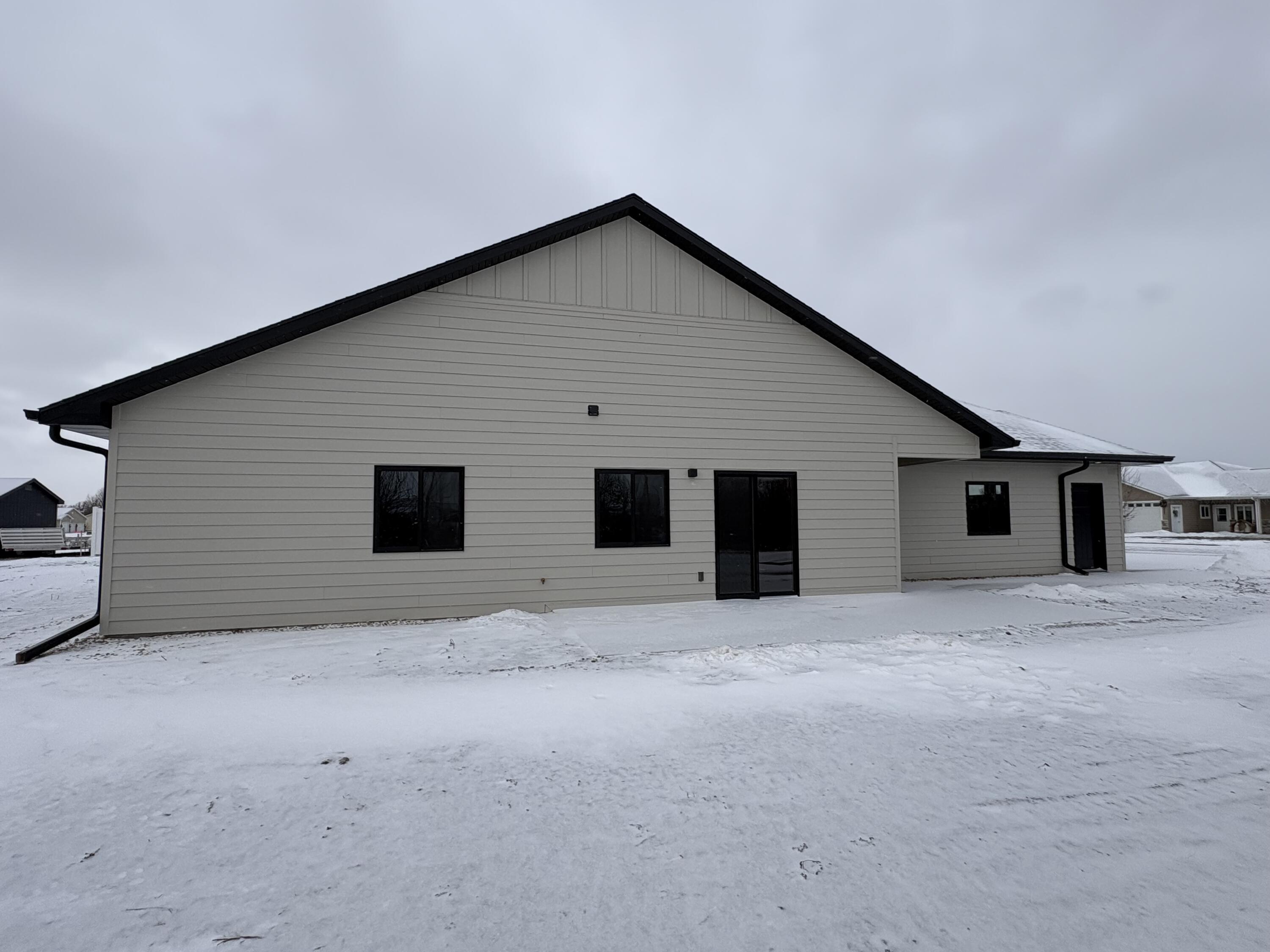 1825 or 1827 Snead Ave