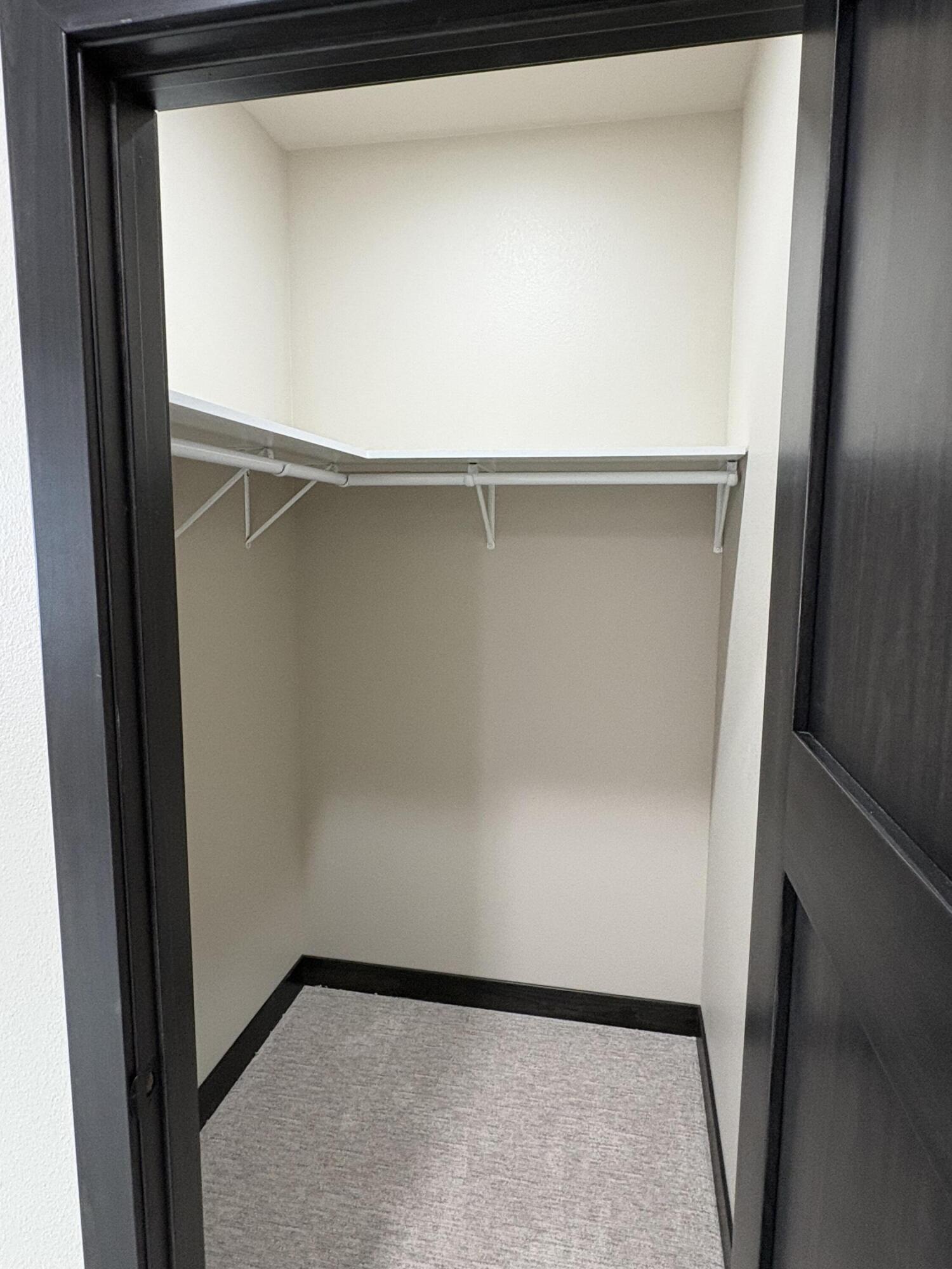 1825 or 1827 Snead Ave