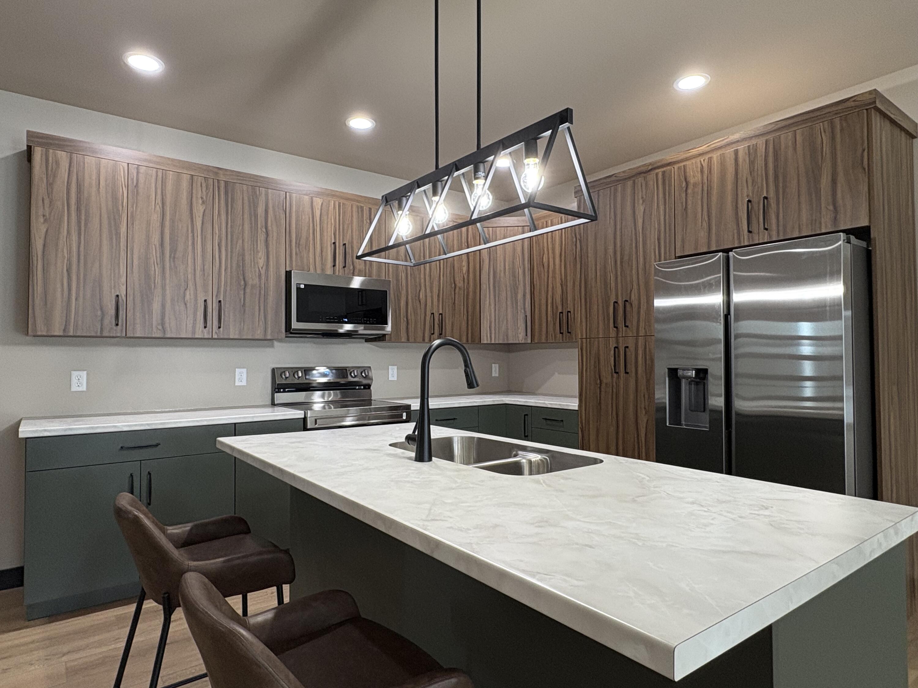 1825 or 1827 Snead Ave