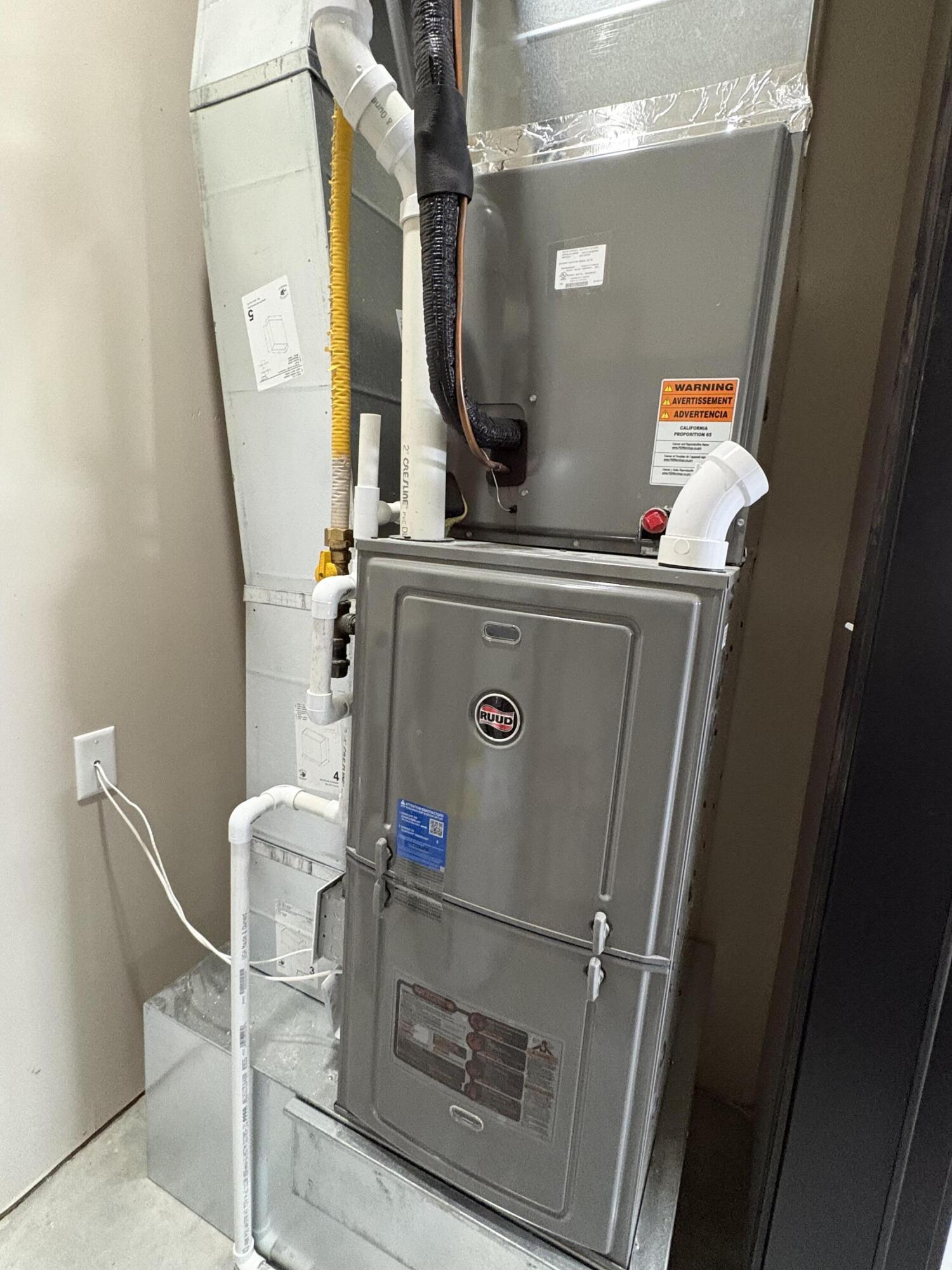 1825 or 1827 Snead Ave